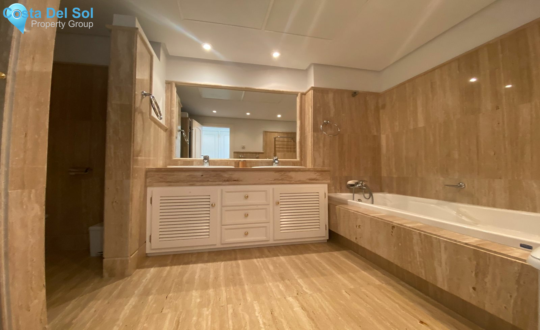 Middle Floor Apartment in Los Monteros-1490107