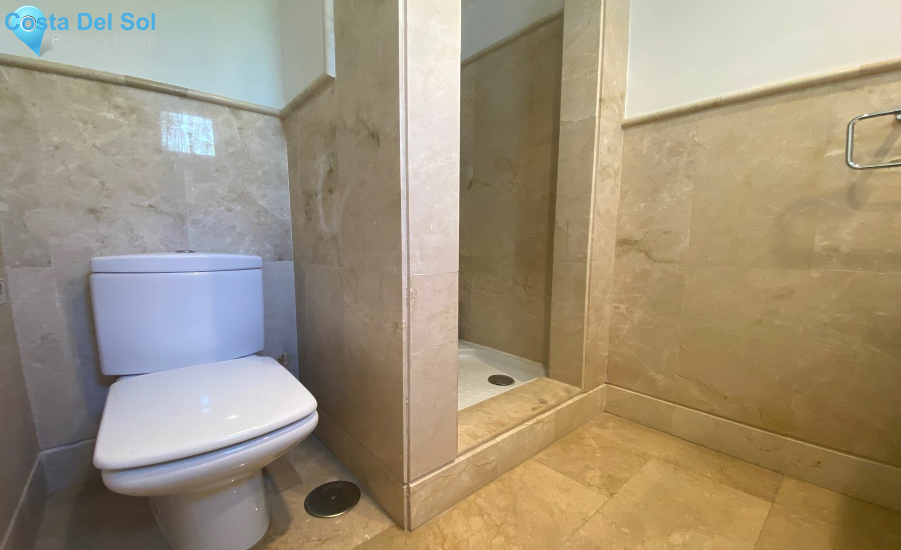 Middle Floor Apartment in Los Monteros-1490108