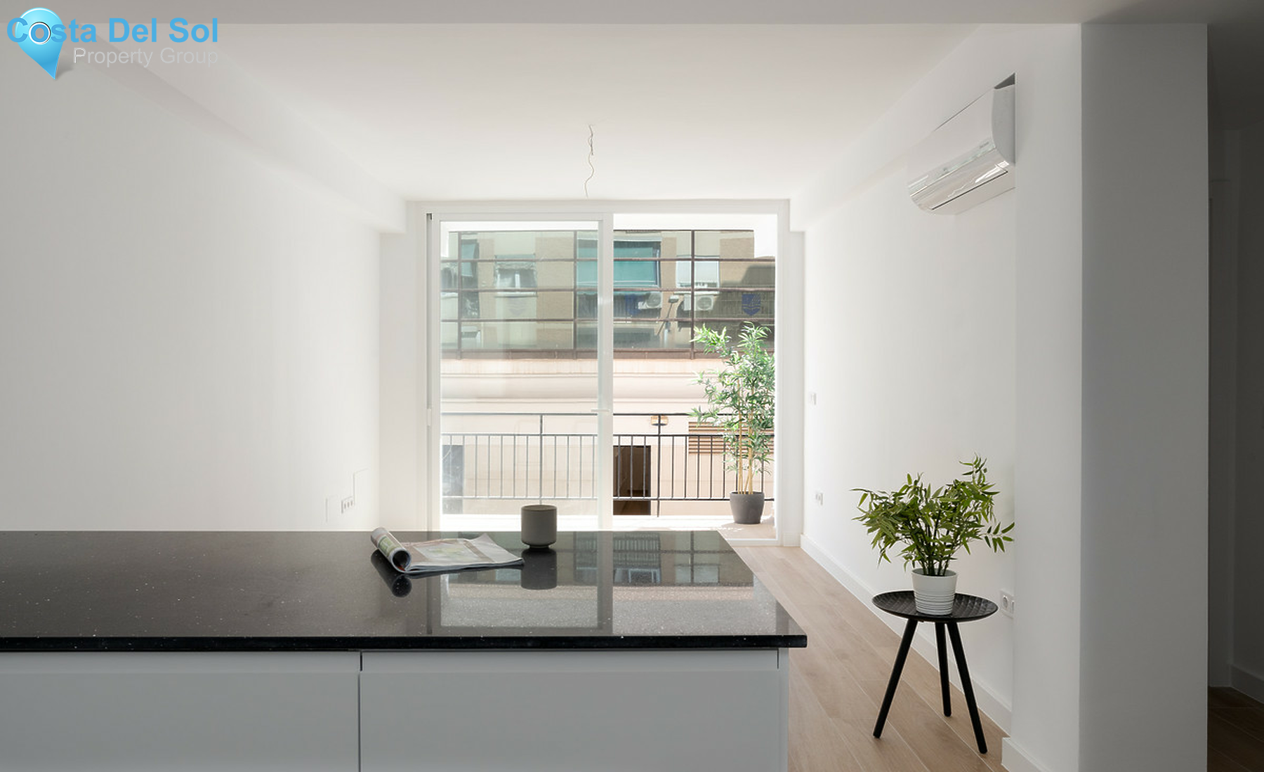 Middle Floor Apartment in Malaga Centro-1275891