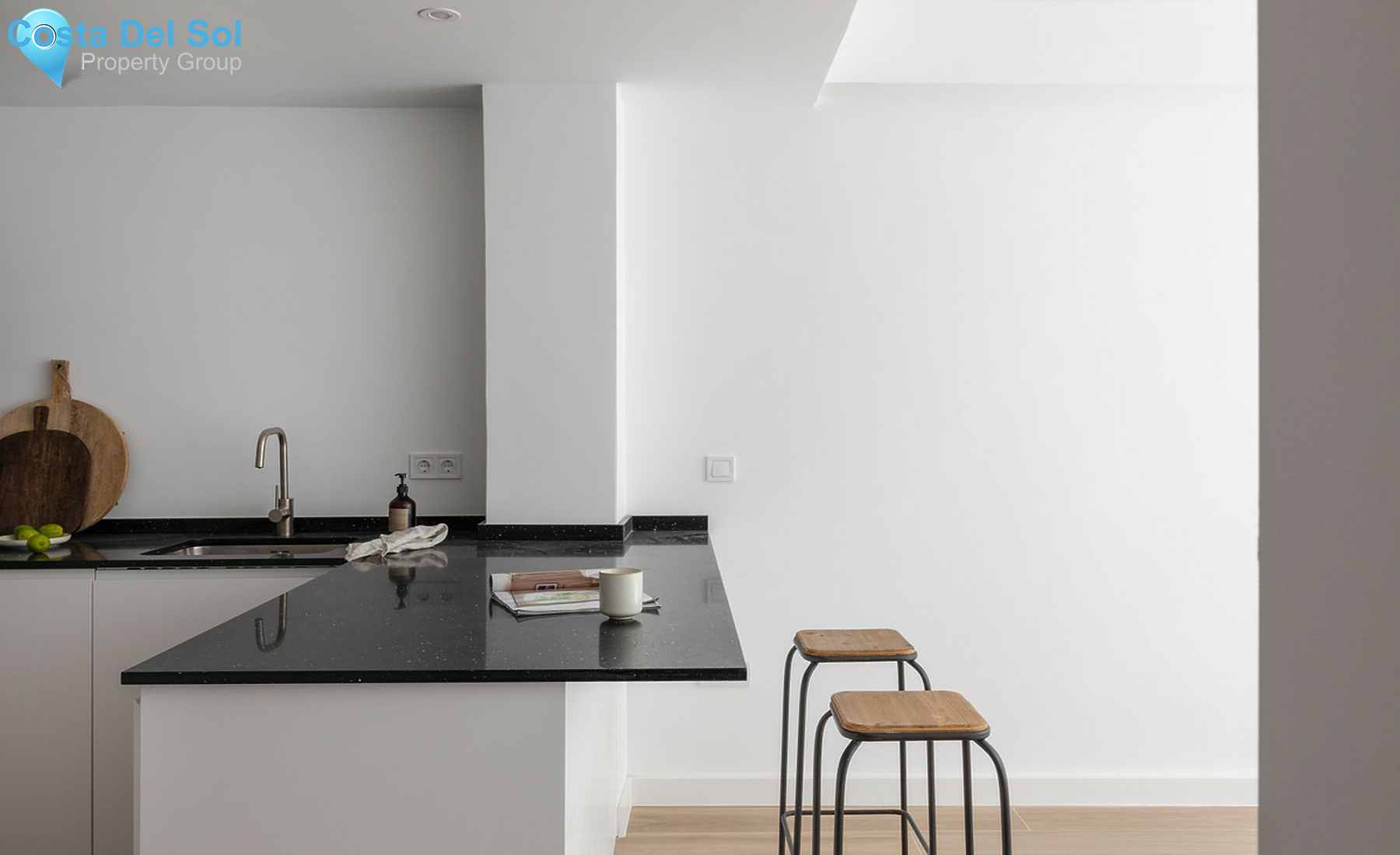 Middle Floor Apartment in Malaga Centro-1275893