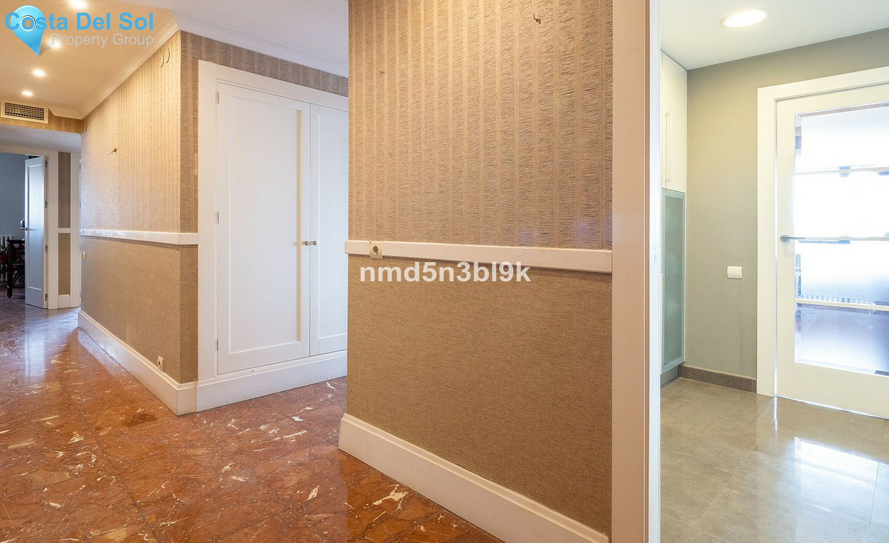 Middle Floor Apartment in Malaga Centro-1296000