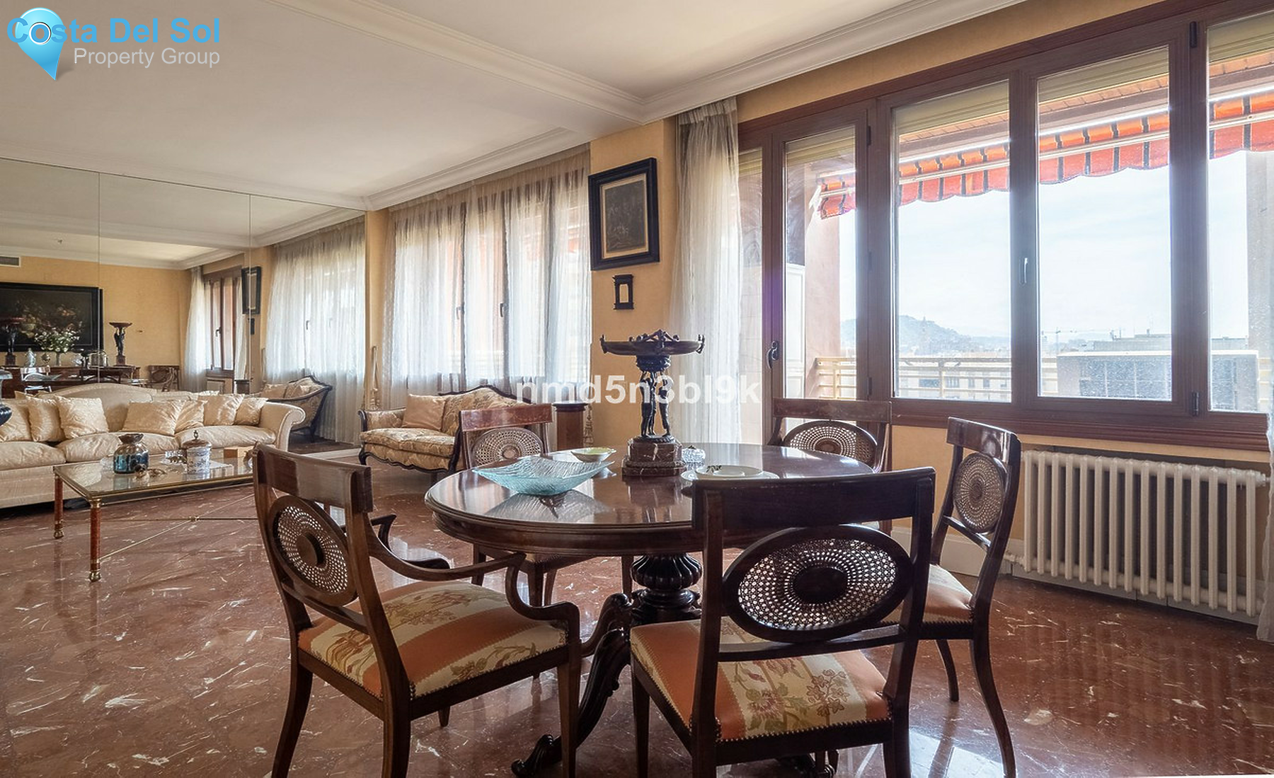 Middle Floor Apartment in Malaga Centro-1295993