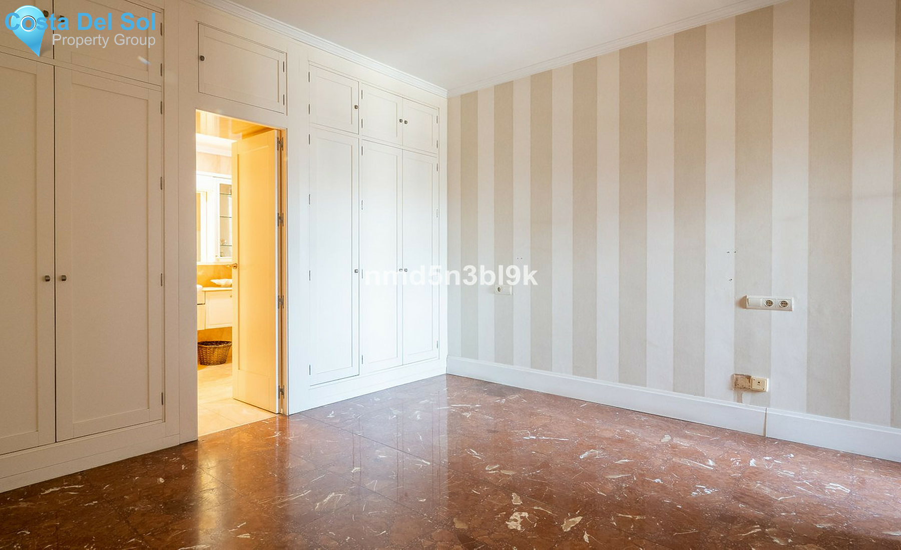 Middle Floor Apartment in Malaga Centro-1295998