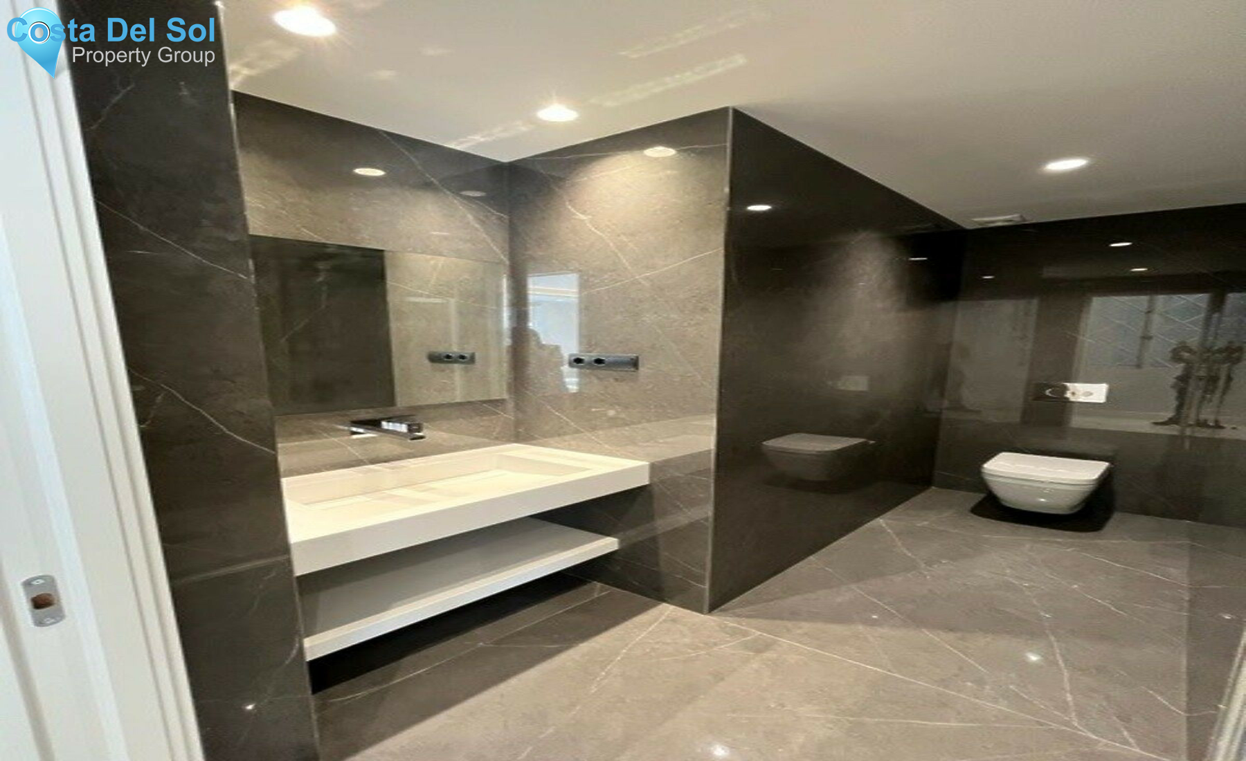 Middle Floor Apartment in Malaga Centro-1478909