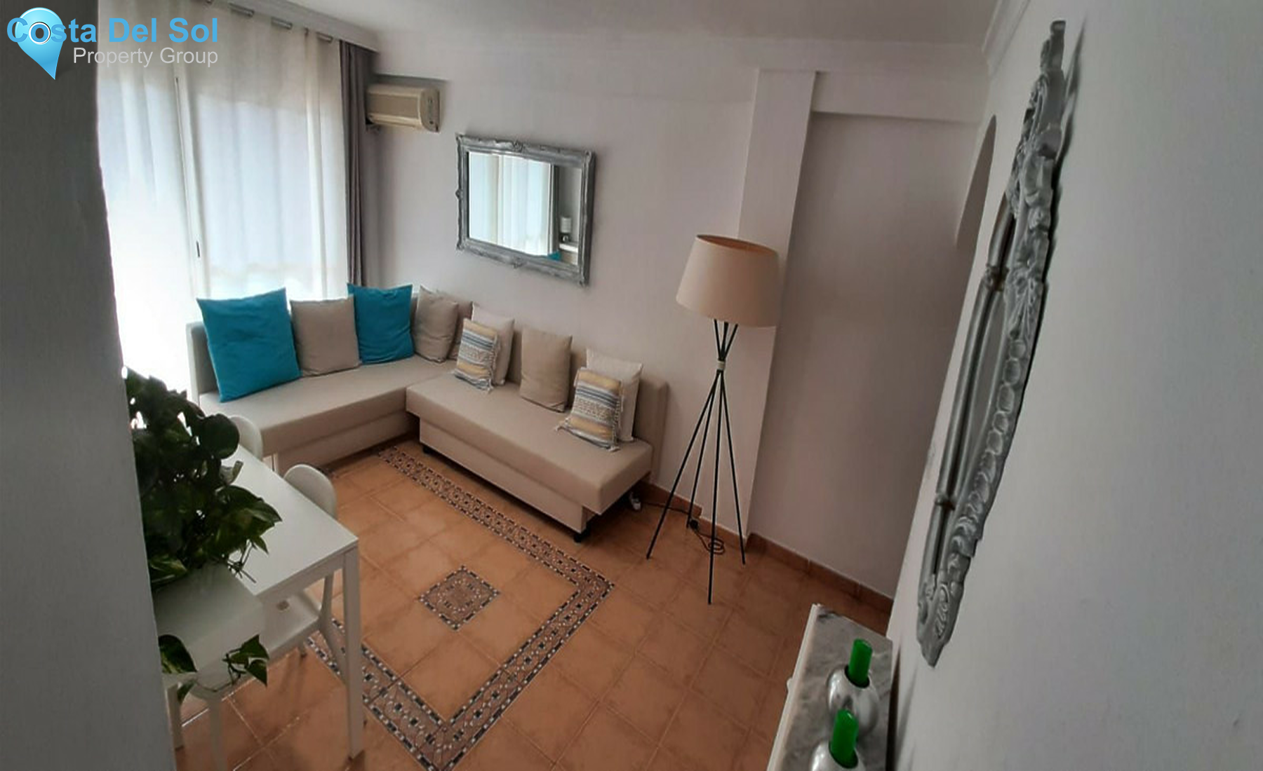Middle Floor Apartment in Marbella-1250413