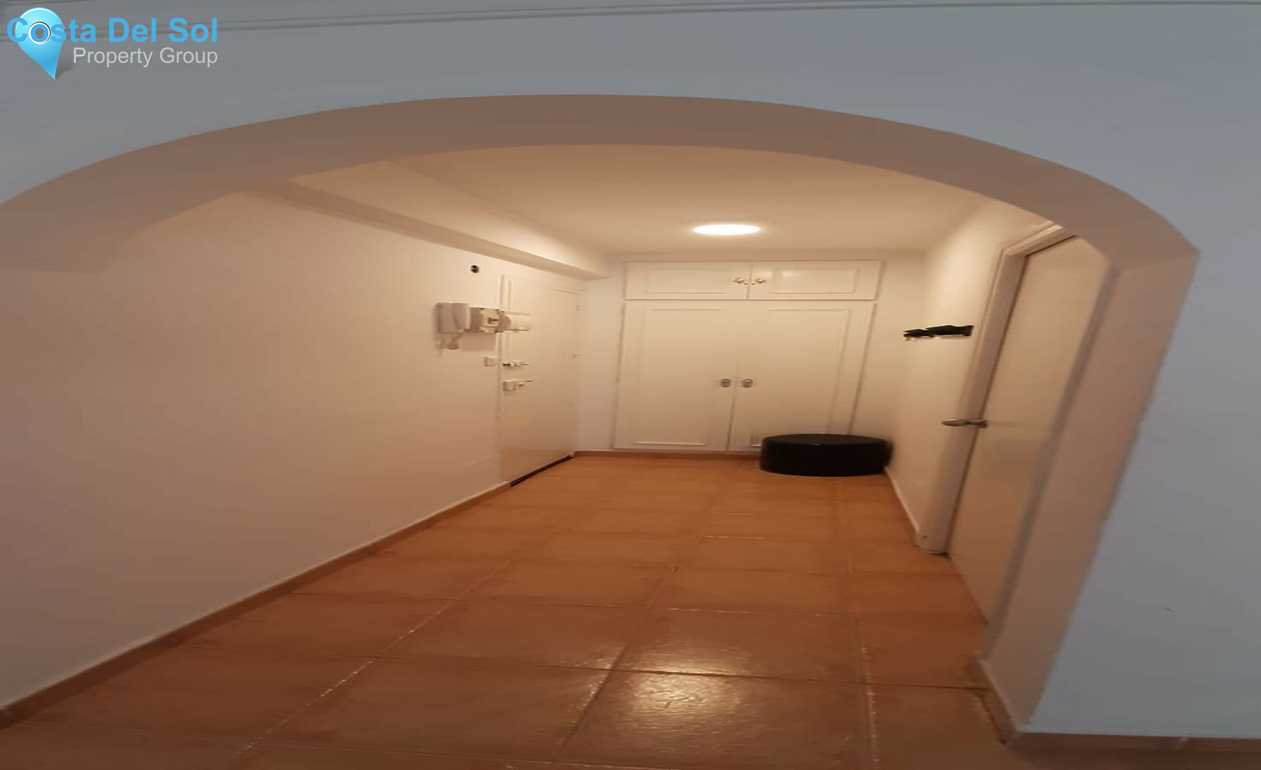 Middle Floor Apartment in Marbella-1250415