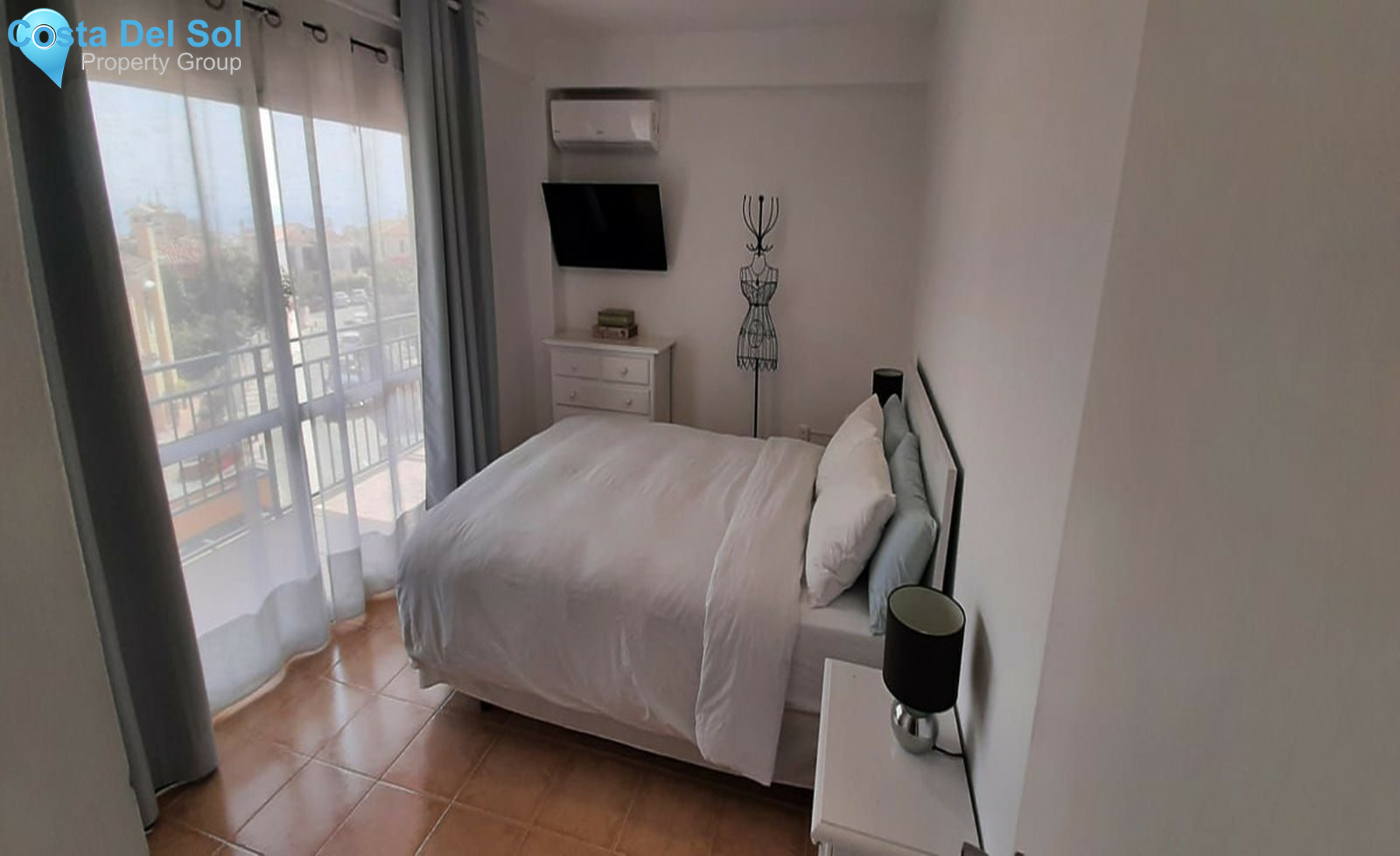 Middle Floor Apartment in Marbella-1250407