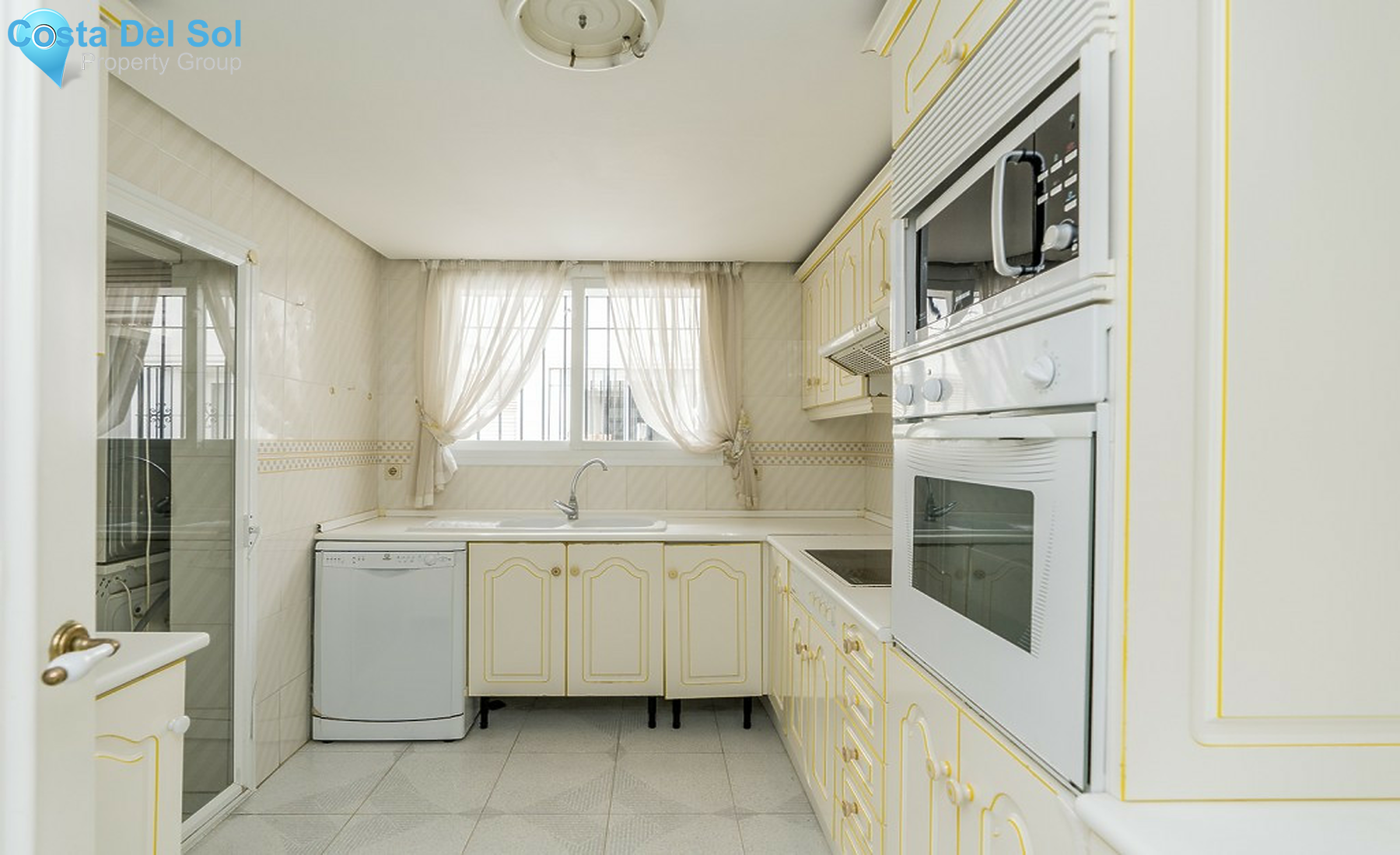 Middle Floor Apartment in Marbella-1252631
