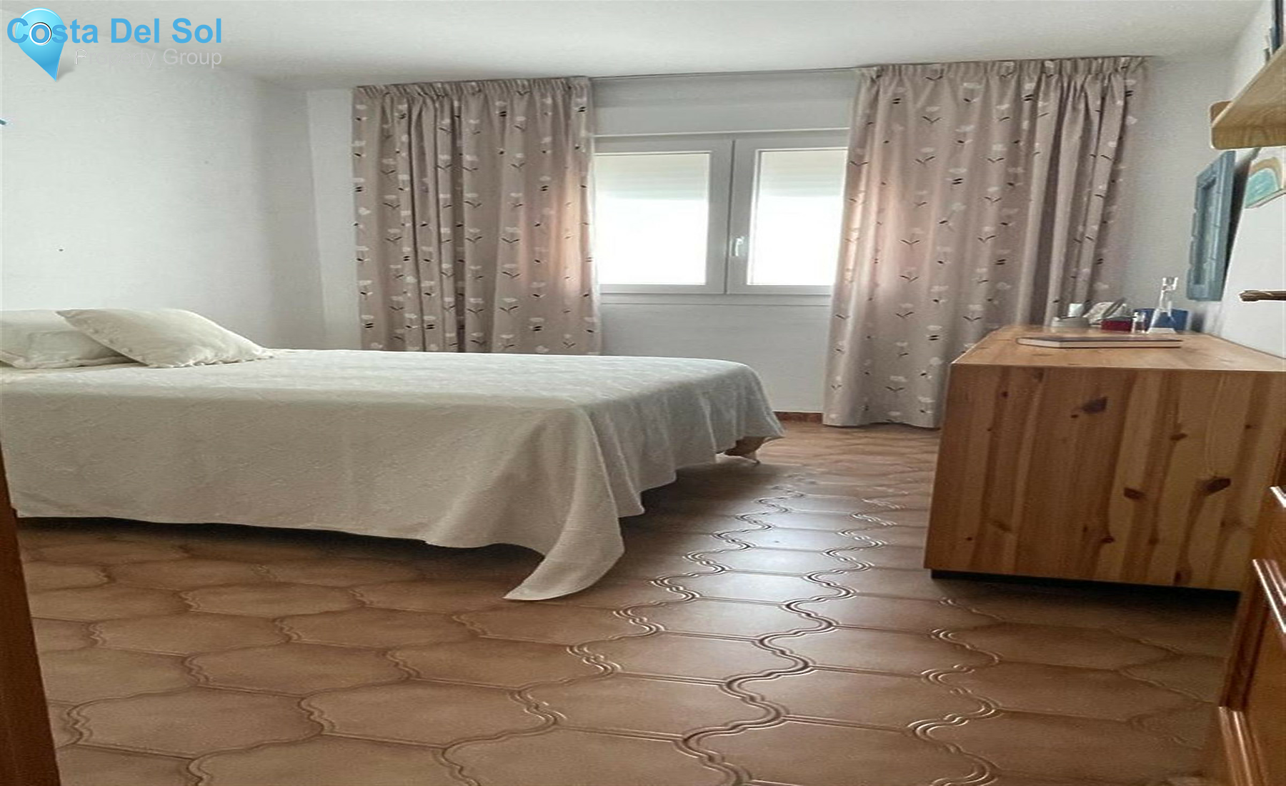 Middle Floor Apartment in Marbella-1289176