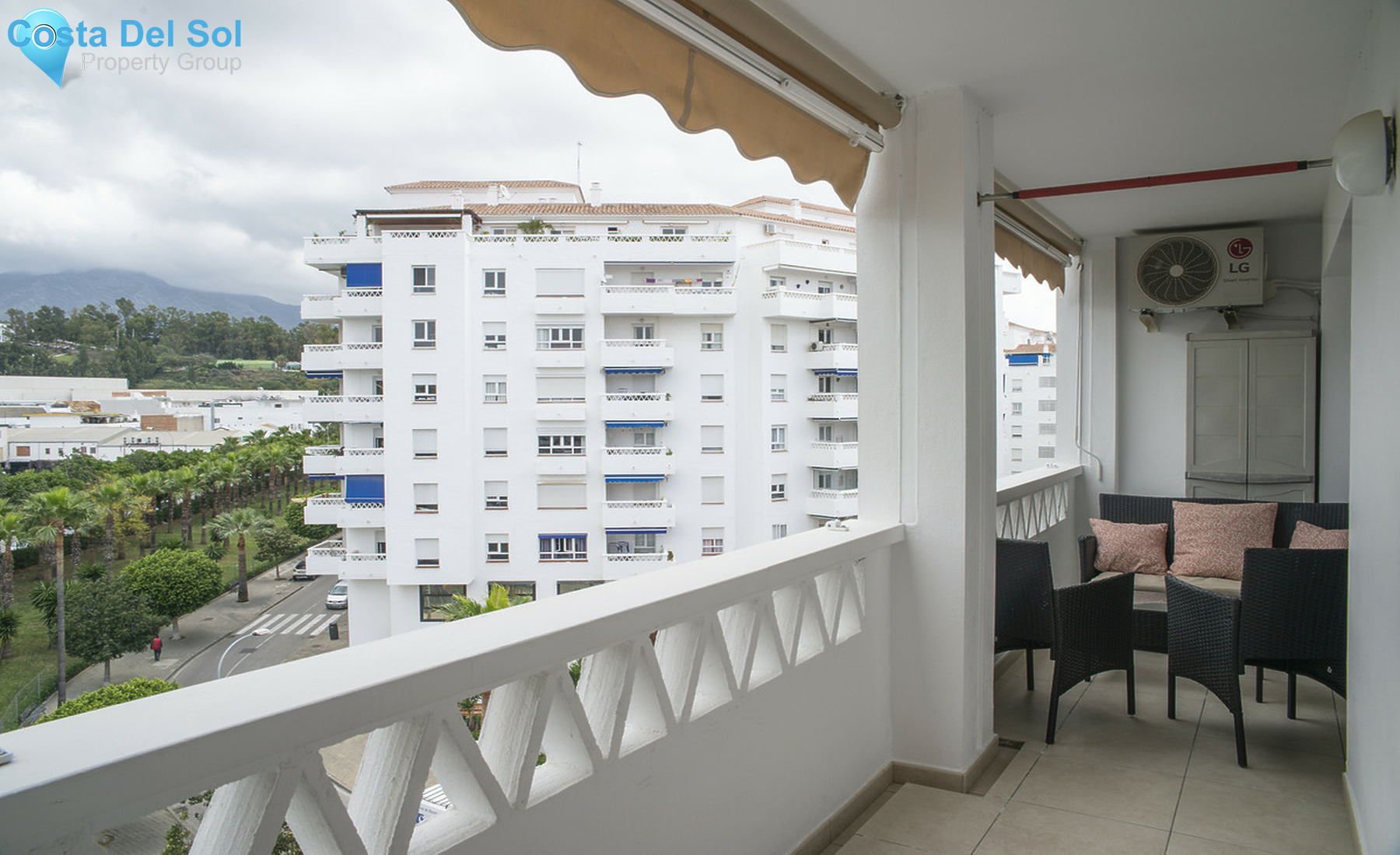 Middle Floor Apartment in Marbella-1303878