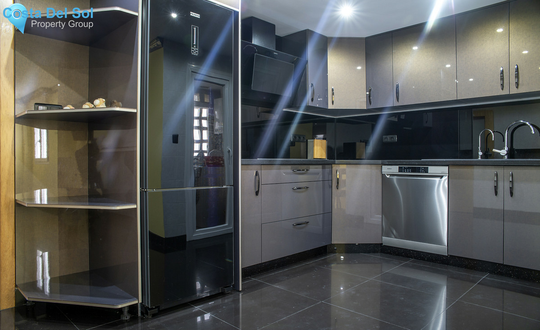 Middle Floor Apartment in Marbella-1303872