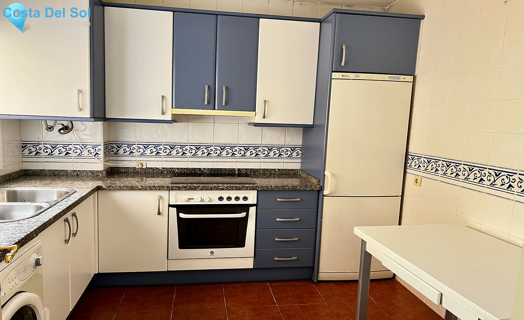 Middle Floor Apartment in Marbella-1319375