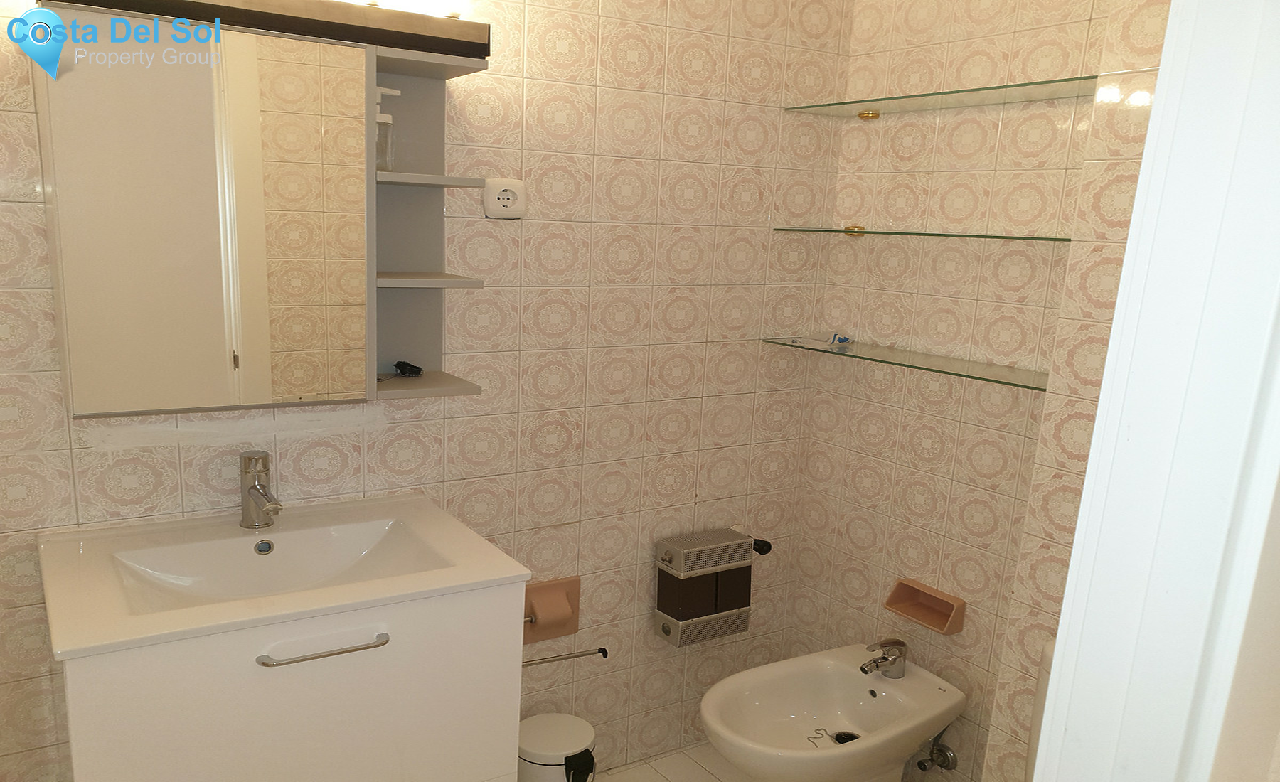 Middle Floor Apartment in Marbella-1367594