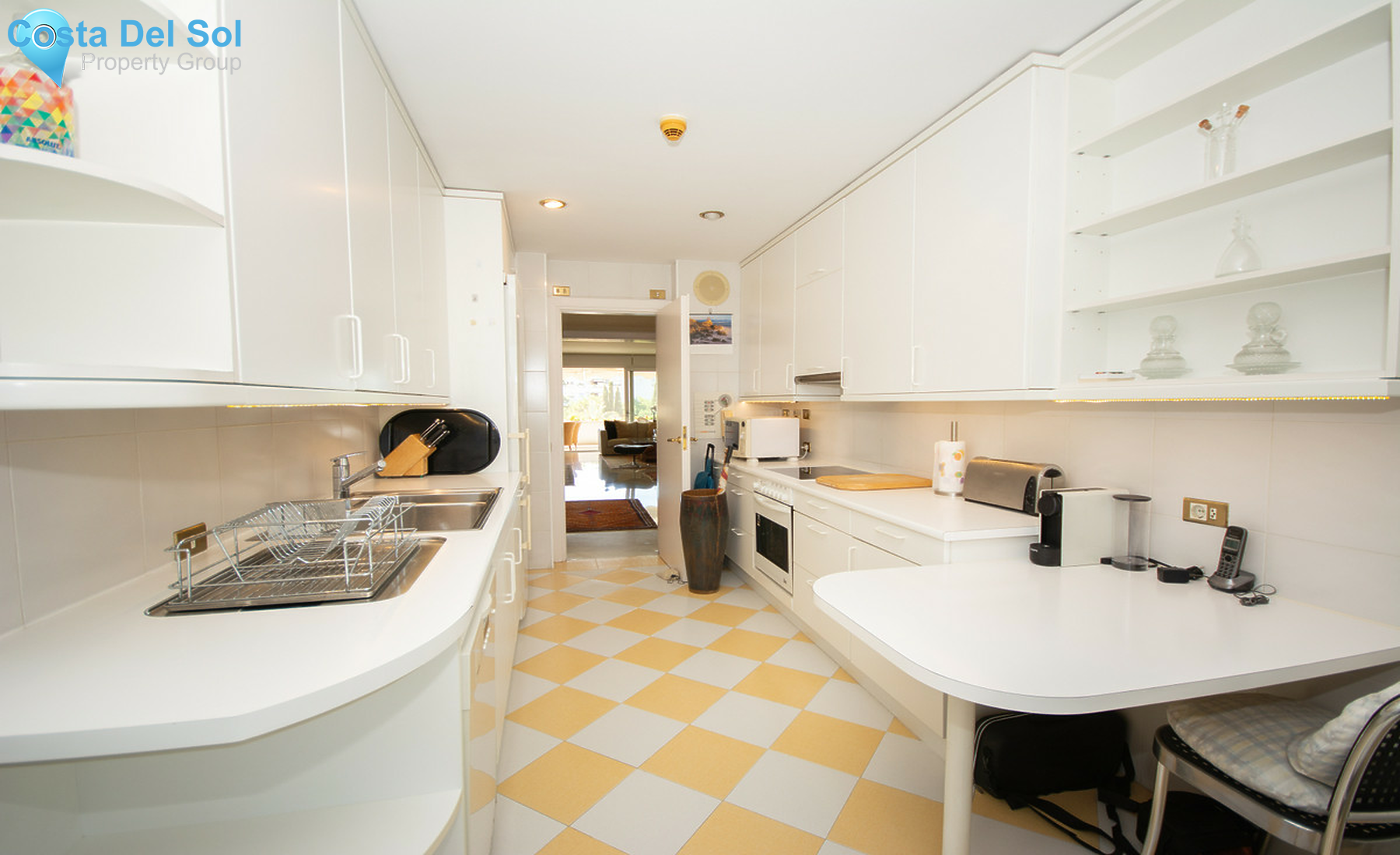 Middle Floor Apartment in Marbella-1384983