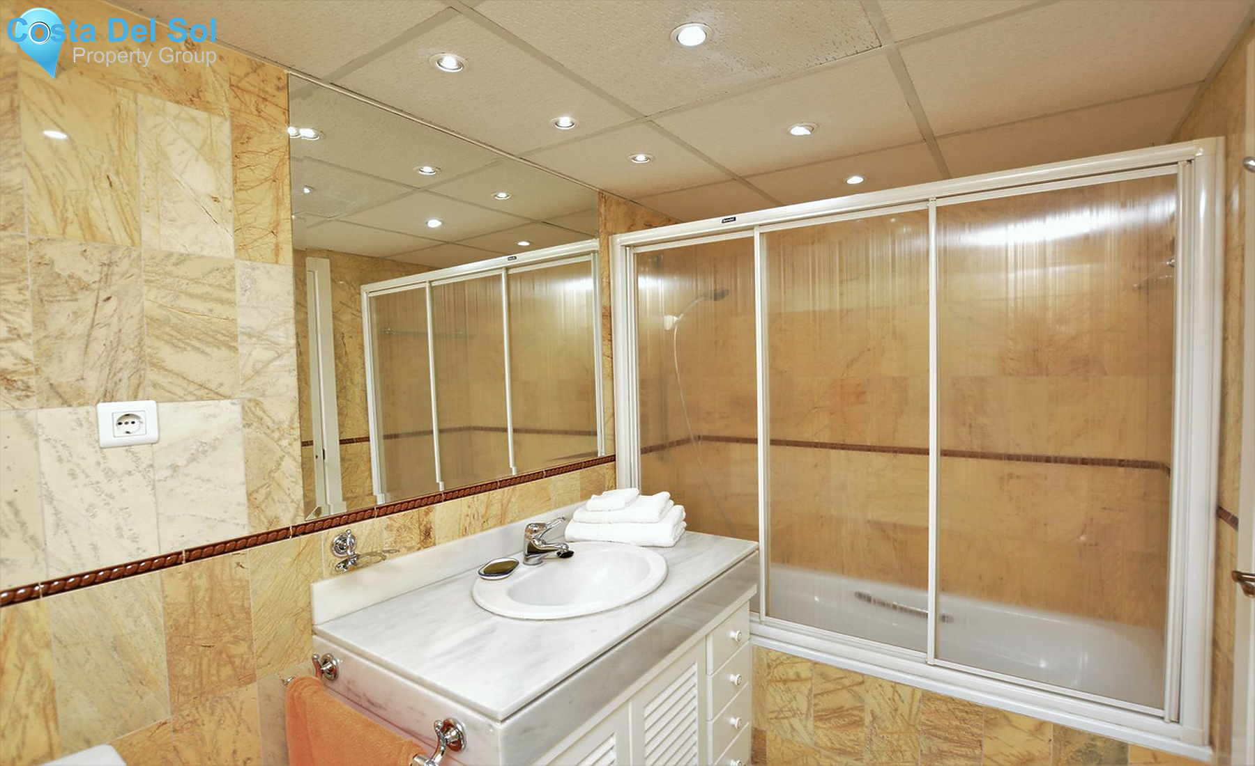 Middle Floor Apartment in Marbella-1404779