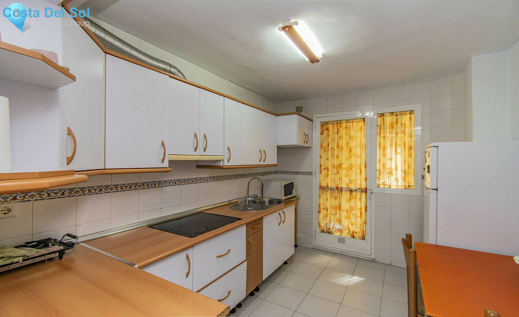 Middle Floor Apartment in Marbella-1408152