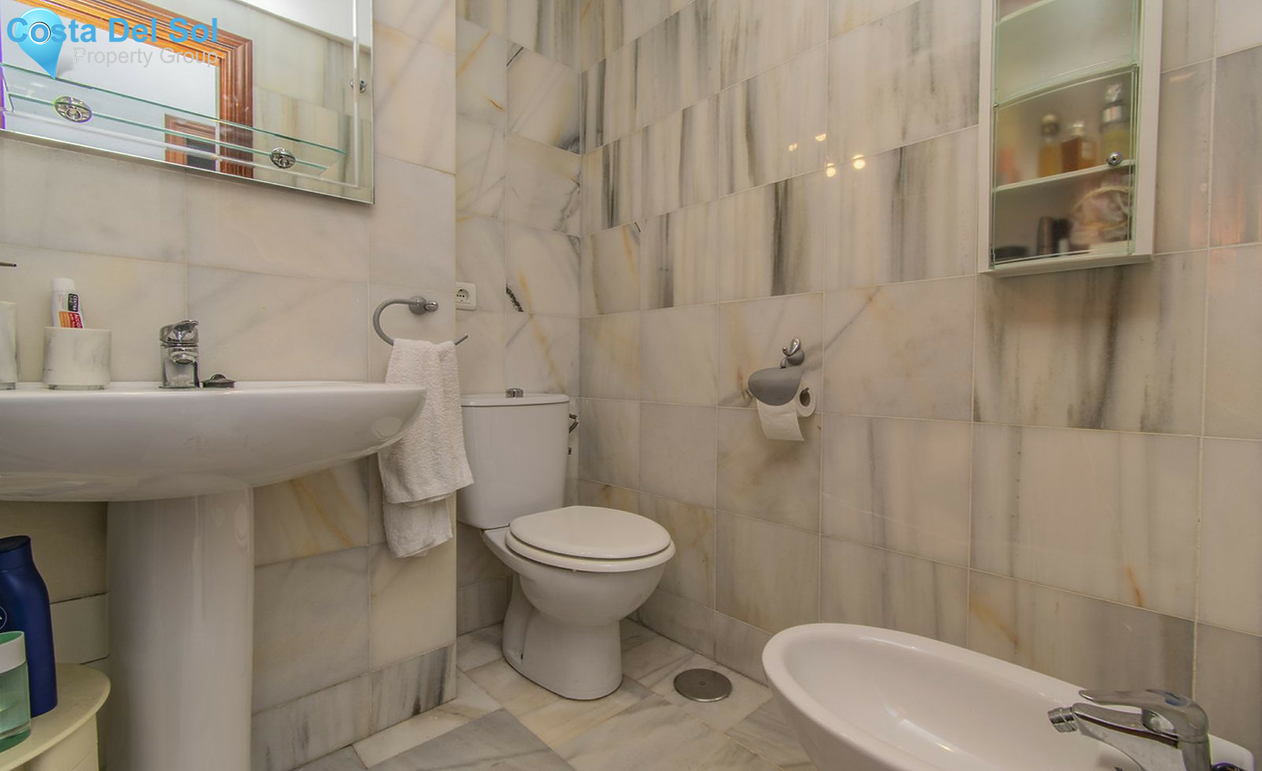 Middle Floor Apartment in Marbella-1408154