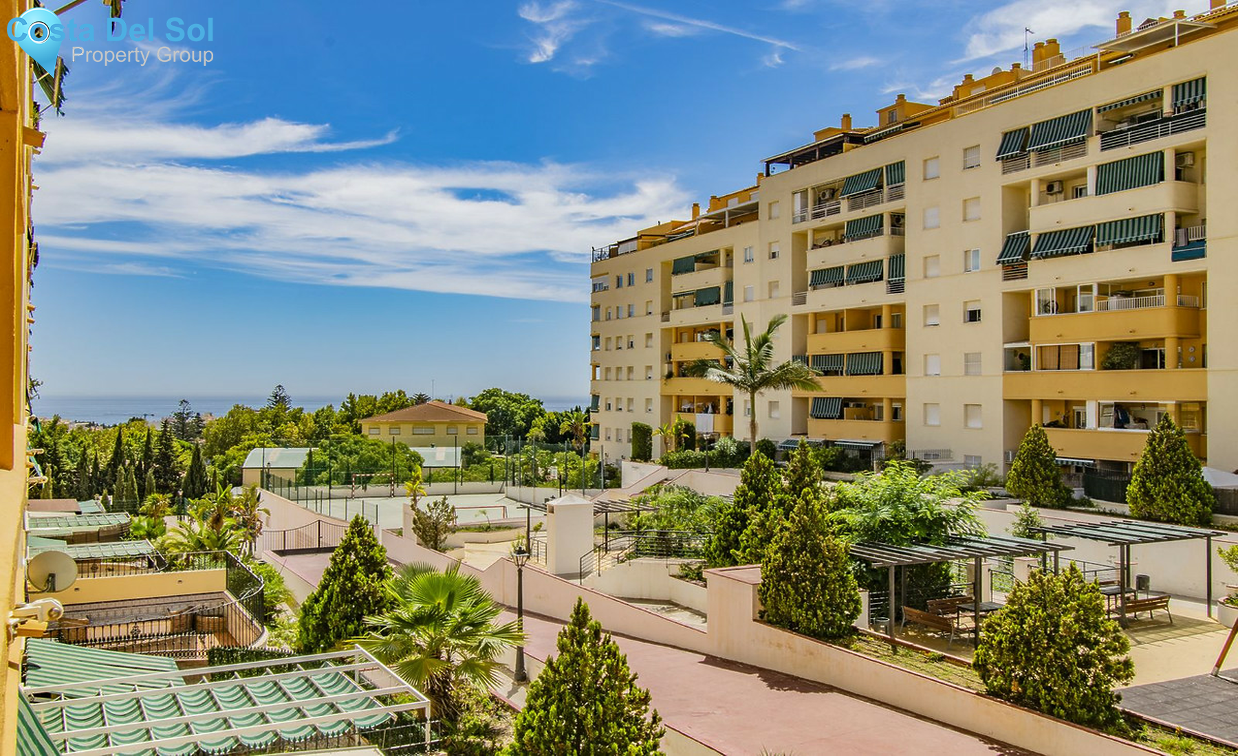 Middle Floor Apartment in Marbella-1408157