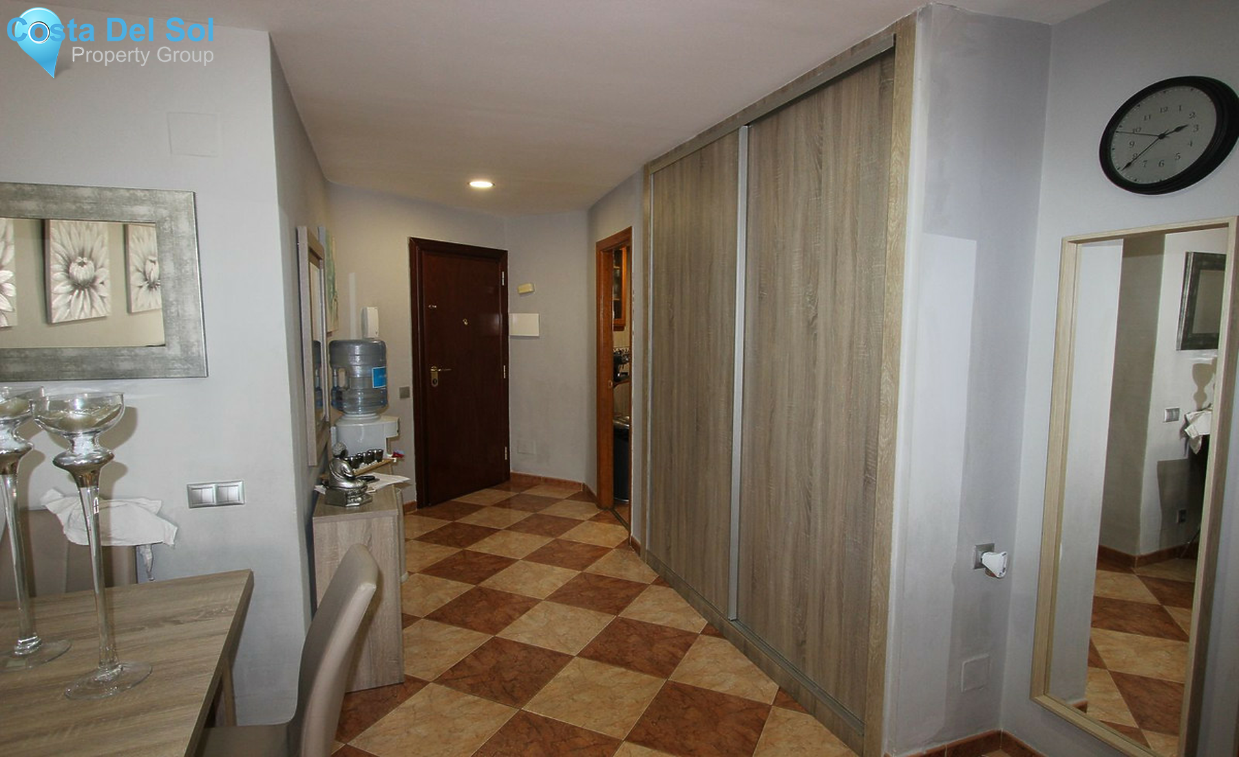 Middle Floor Apartment in Marbella-1415146