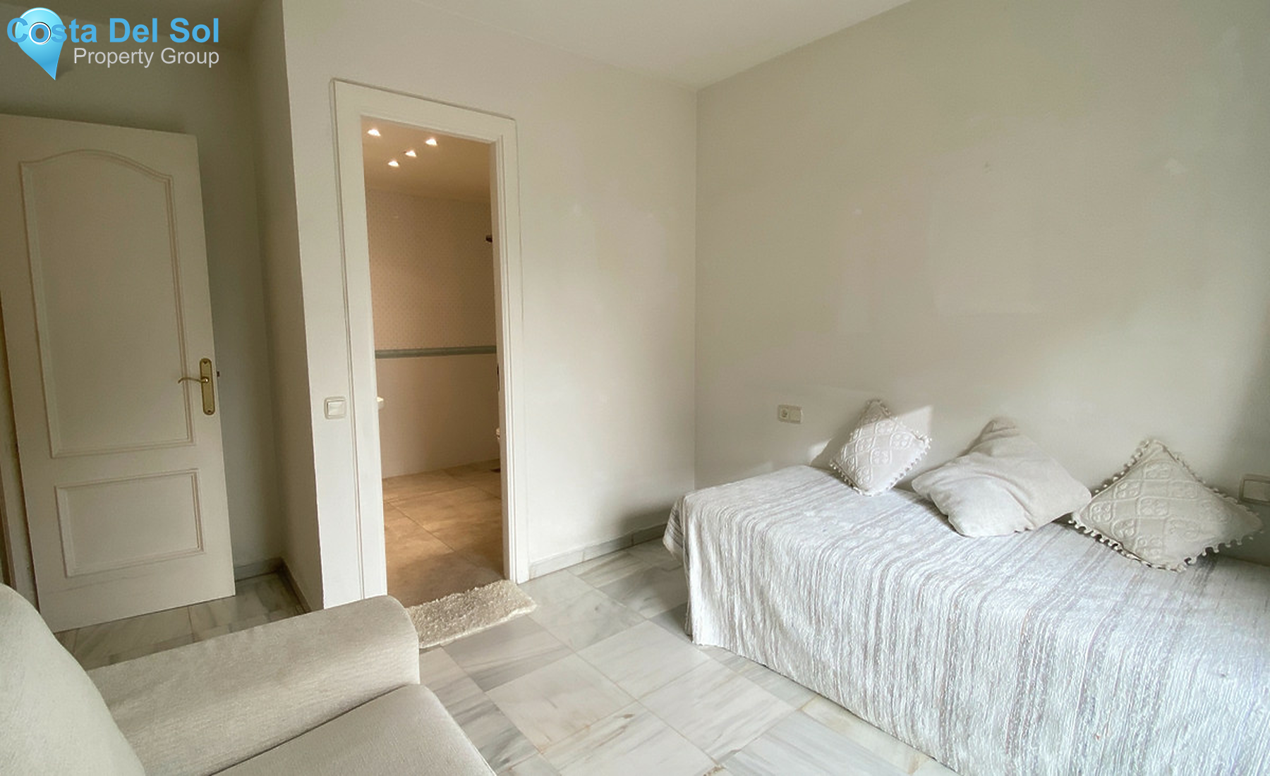 Middle Floor Apartment in Marbella-1434520