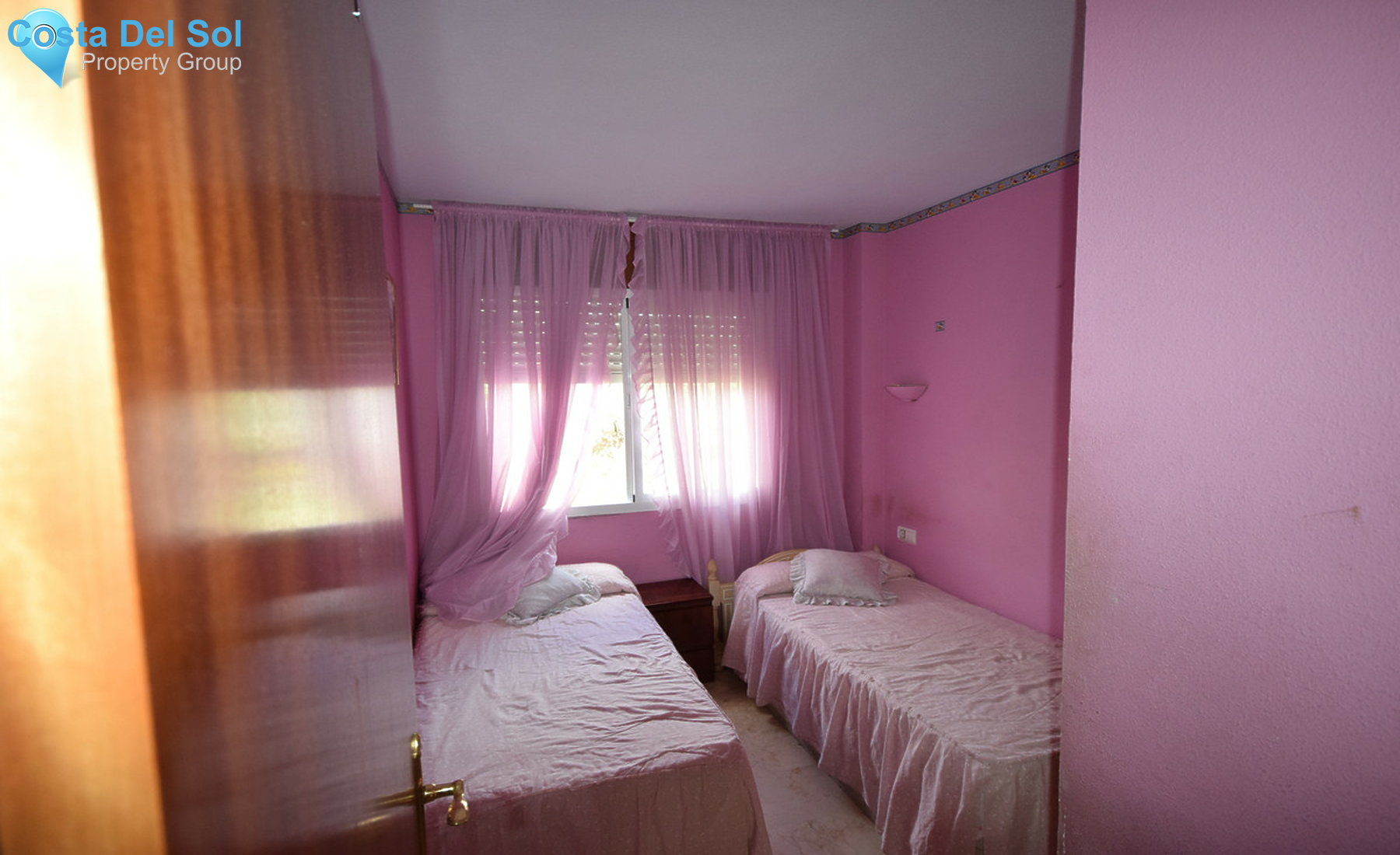 Middle Floor Apartment in Marbella-1450986