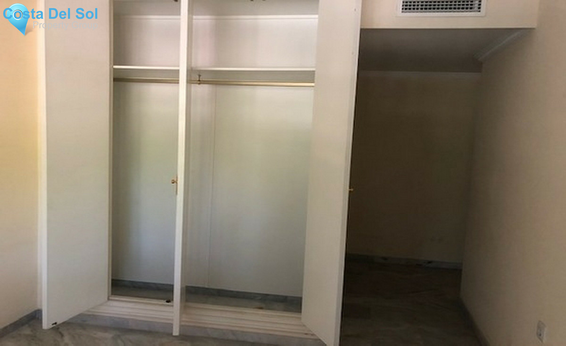 Middle Floor Apartment in Marbella-1456997