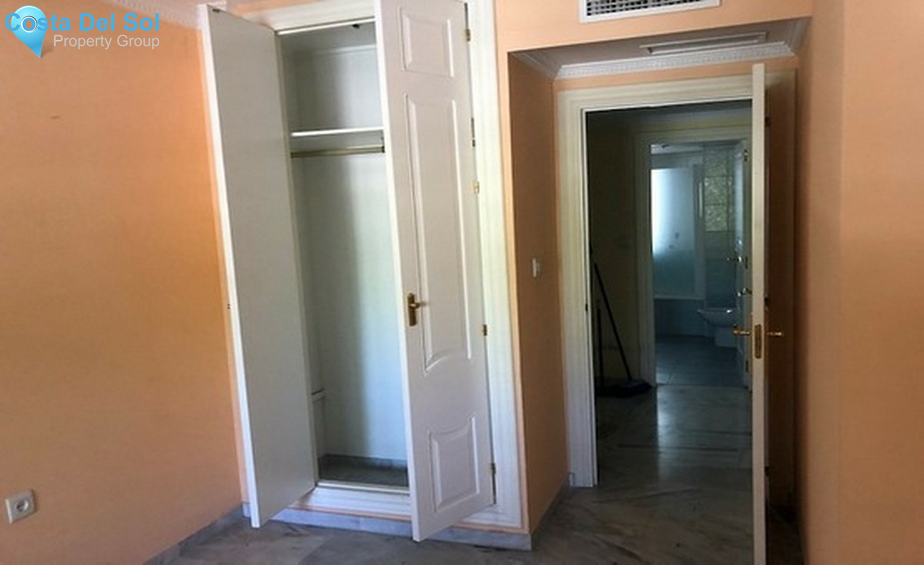 Middle Floor Apartment in Marbella-1456999