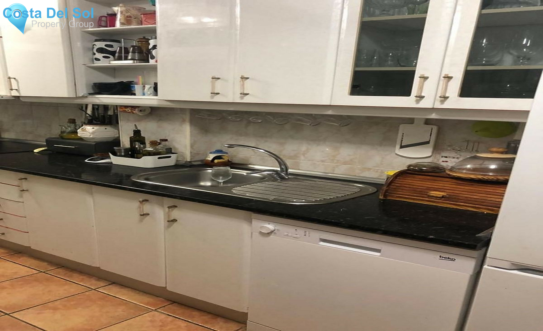 Middle Floor Apartment in Marbella-1475908