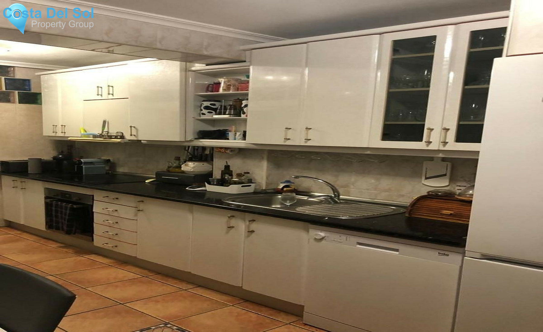 Middle Floor Apartment in Marbella-1475909
