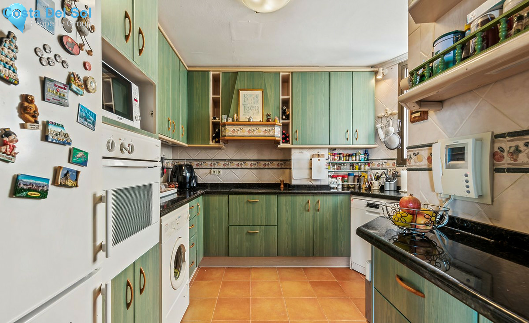 Middle Floor Apartment in Marbella-1499700