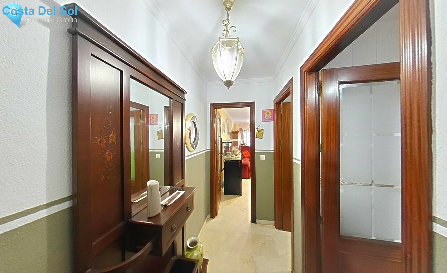 Middle Floor Apartment in Marbella-1527454
