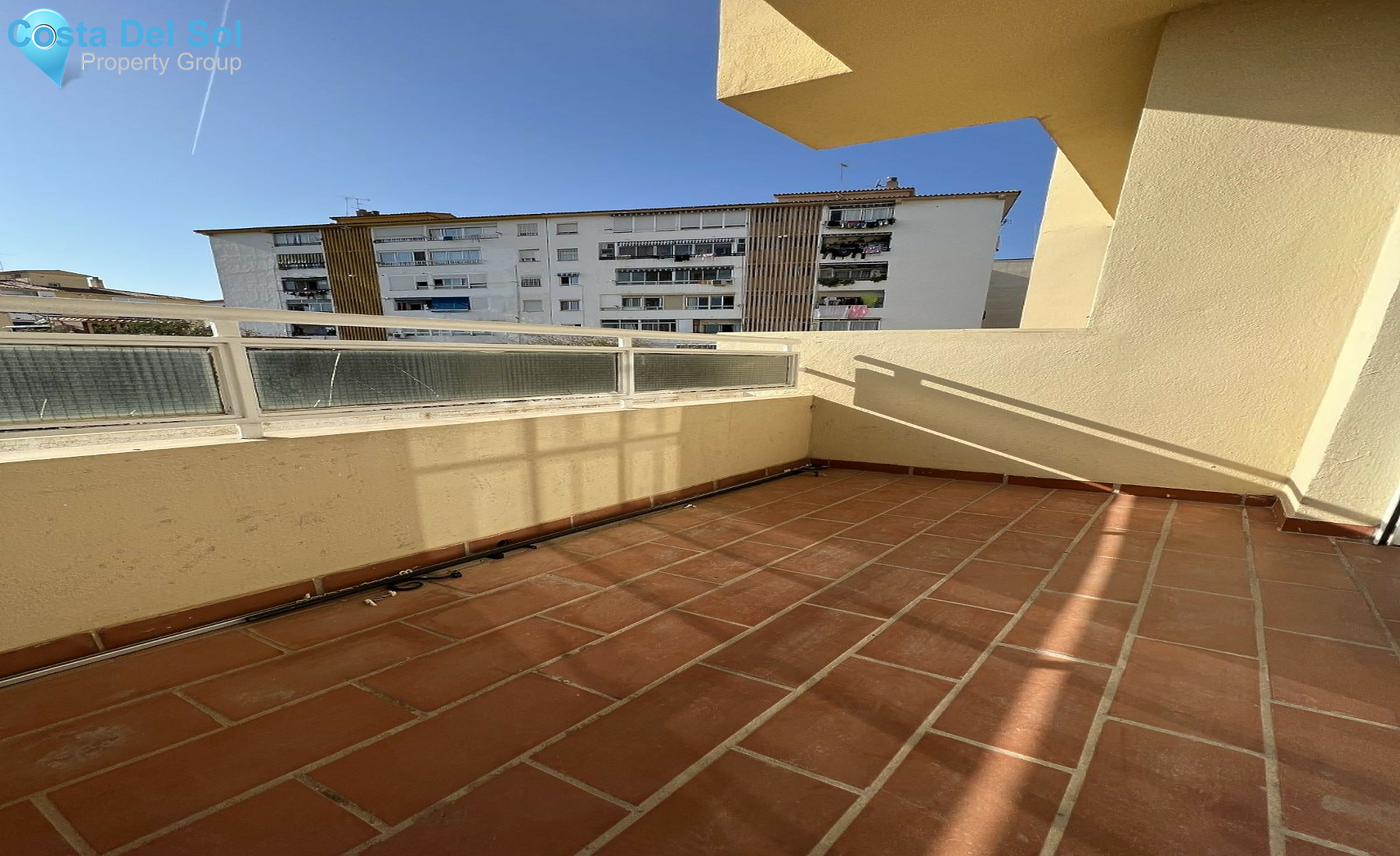 Middle Floor Apartment in Marbella-1529361
