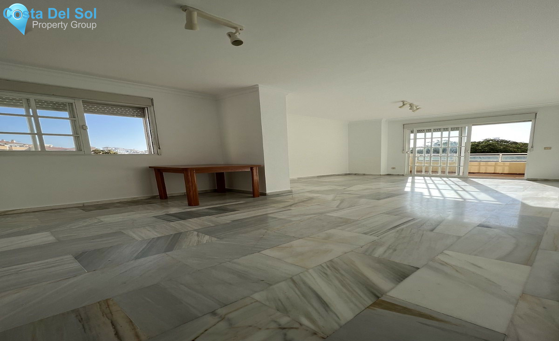 Middle Floor Apartment in Marbella-1529364