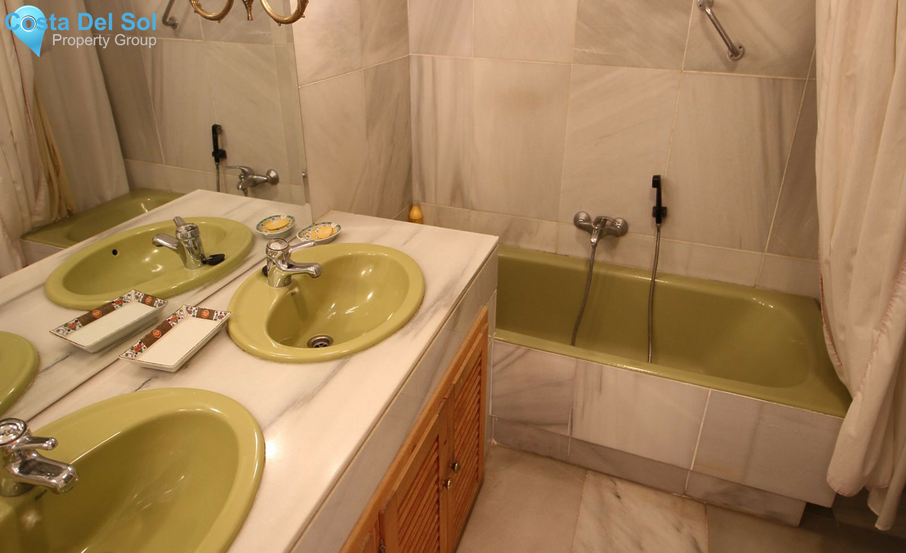 Middle Floor Apartment in Marbella-1542098
