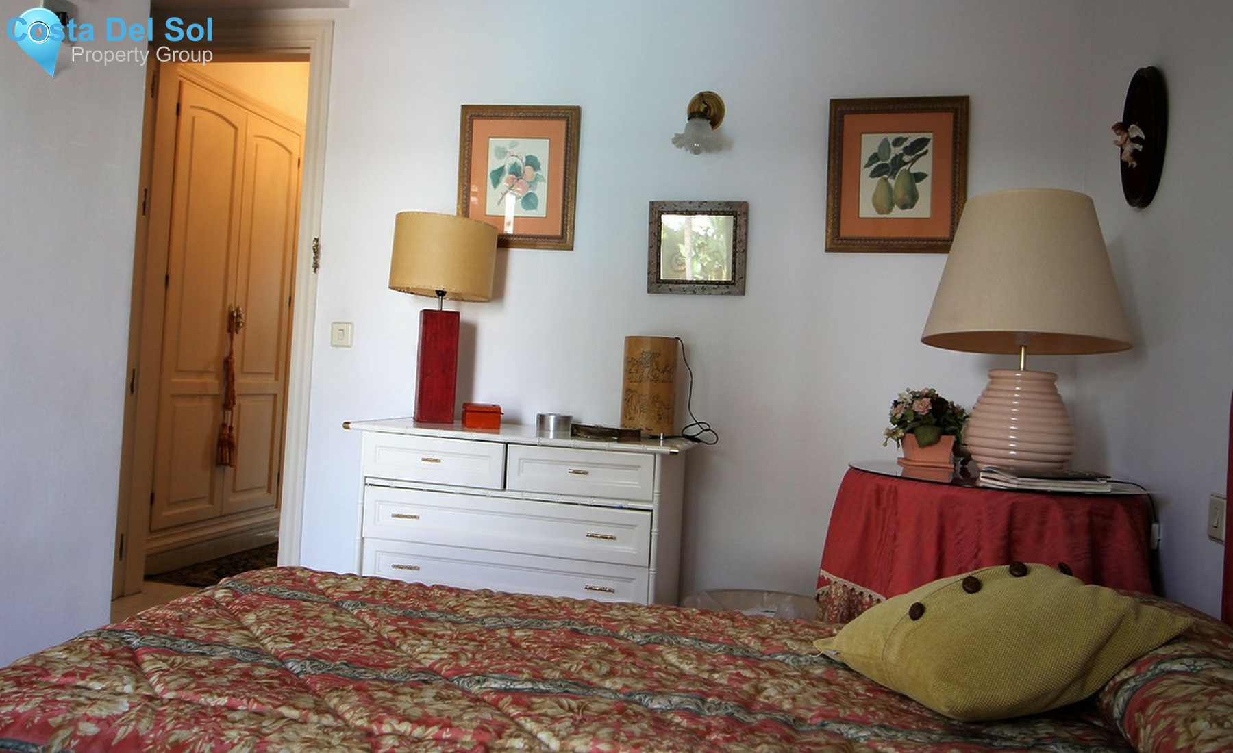 Middle Floor Apartment in Marbella-1542105