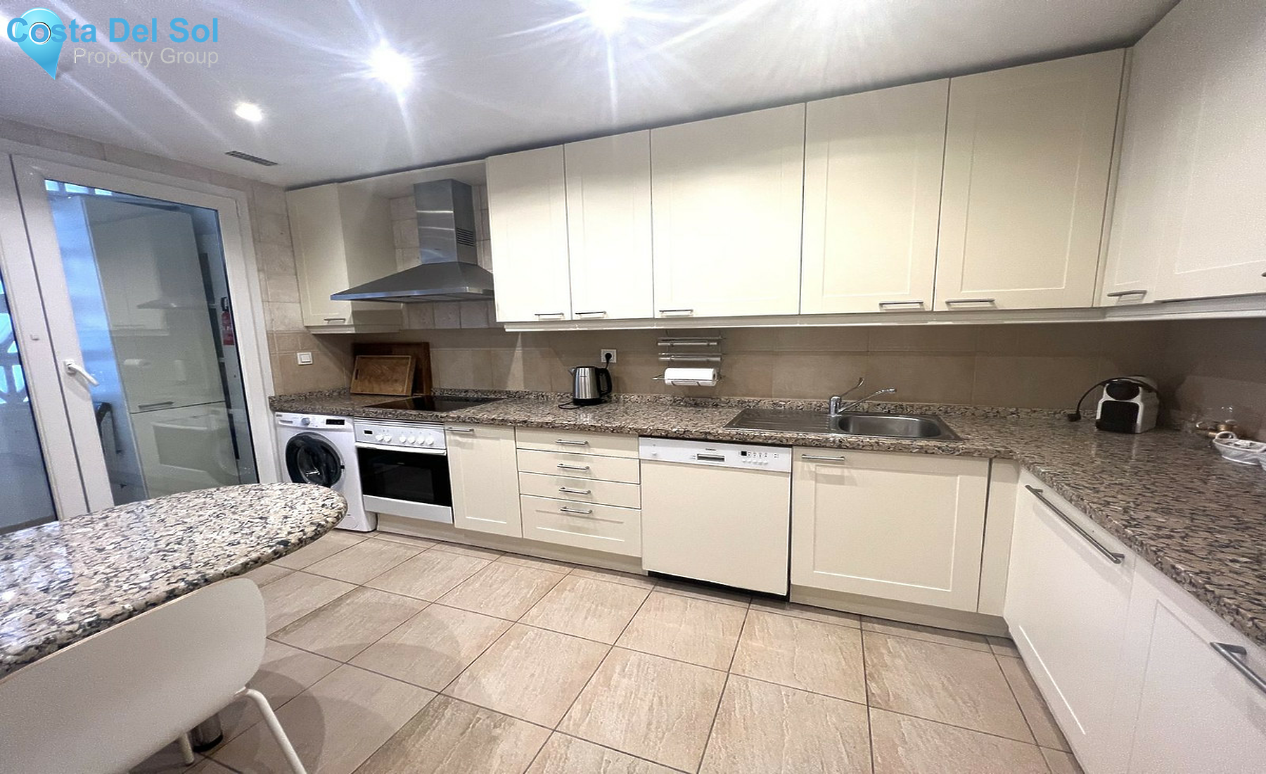Middle Floor Apartment in Marbella-1556149