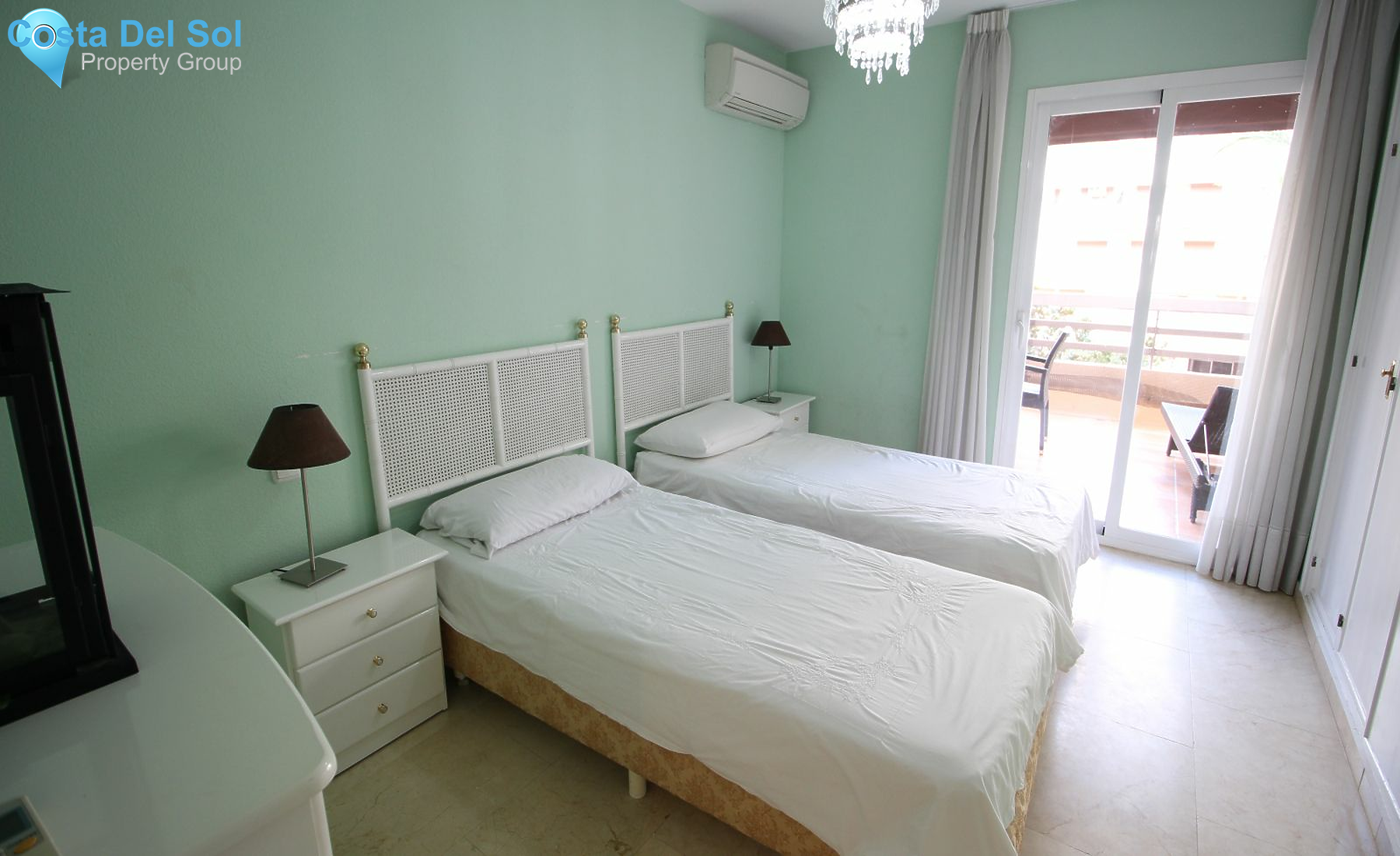 Middle Floor Apartment in Marbella-1128086