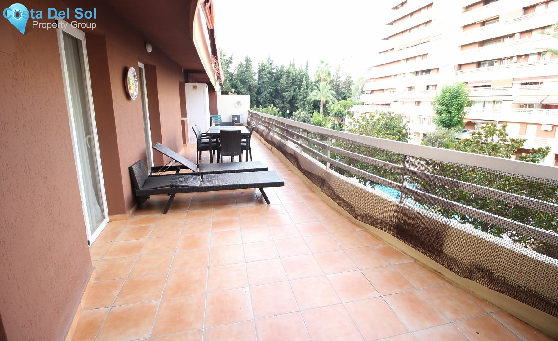 Middle Floor Apartment in Marbella-1128071