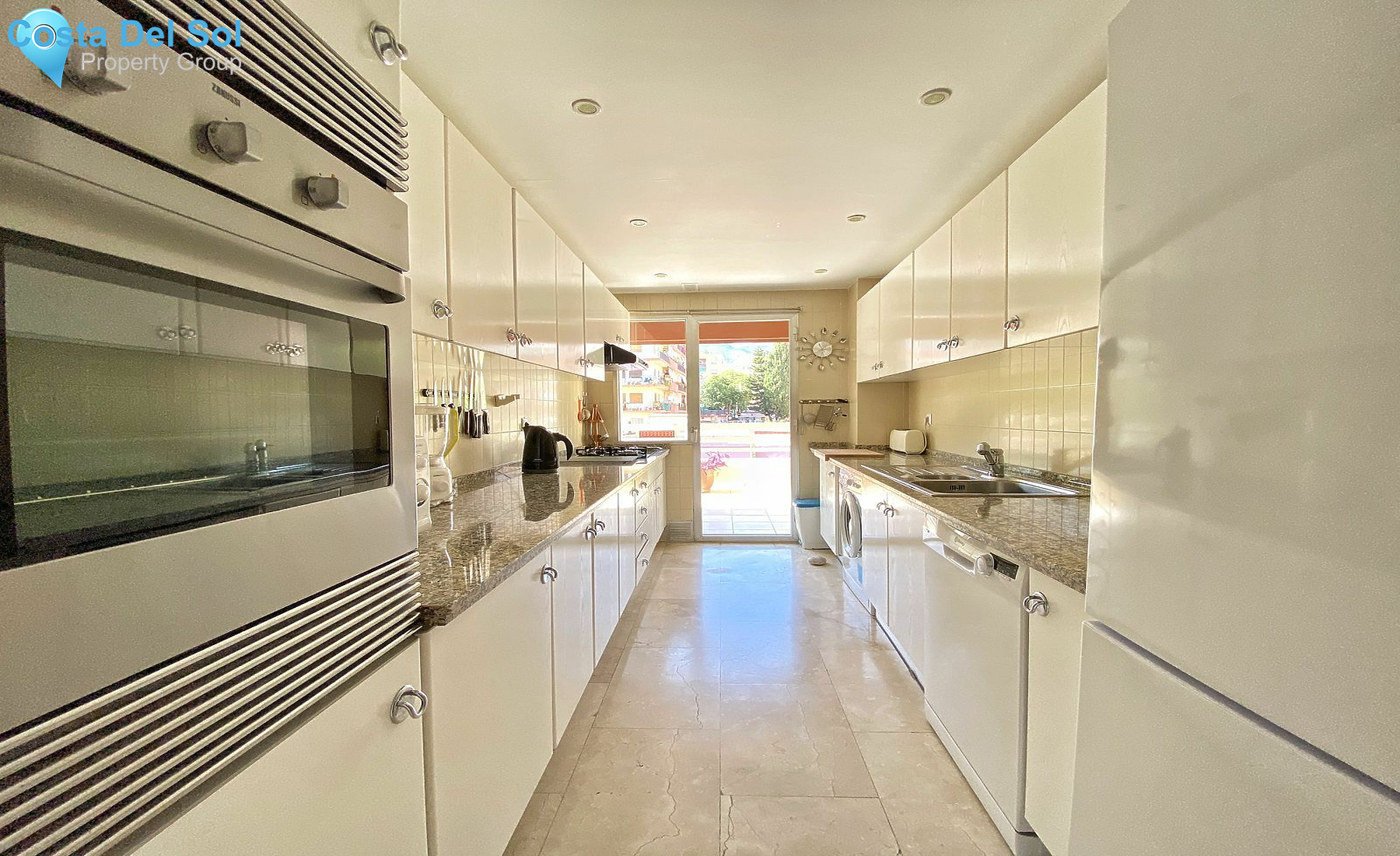 Middle Floor Apartment in Marbella-1170255