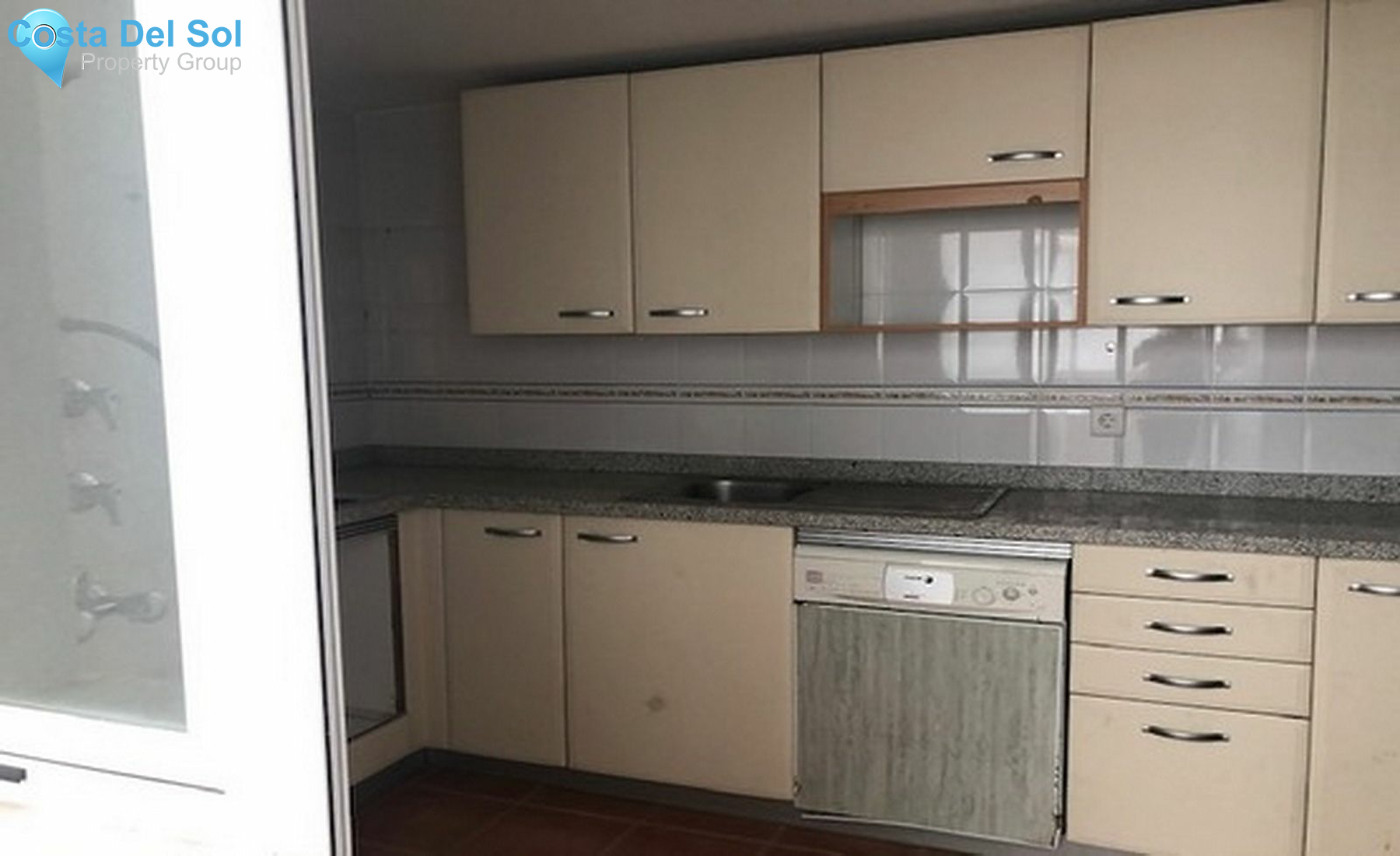 Middle Floor Apartment in Marbella-1170507
