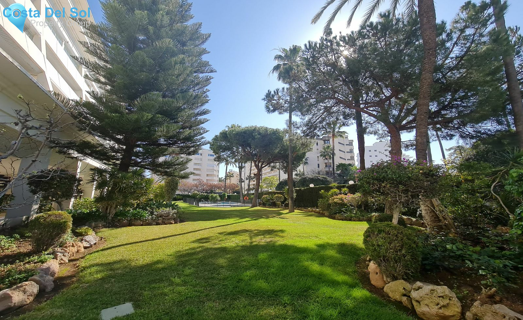Middle Floor Apartment in Marbella-1180141