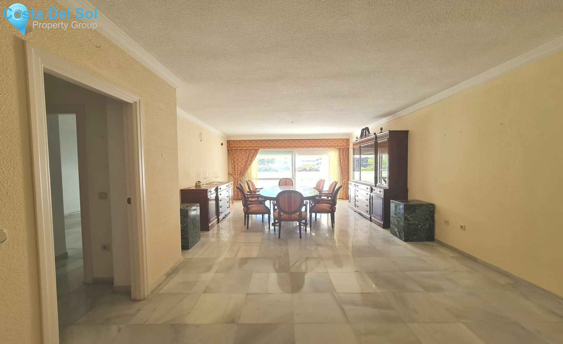 Middle Floor Apartment in Marbella-1180124