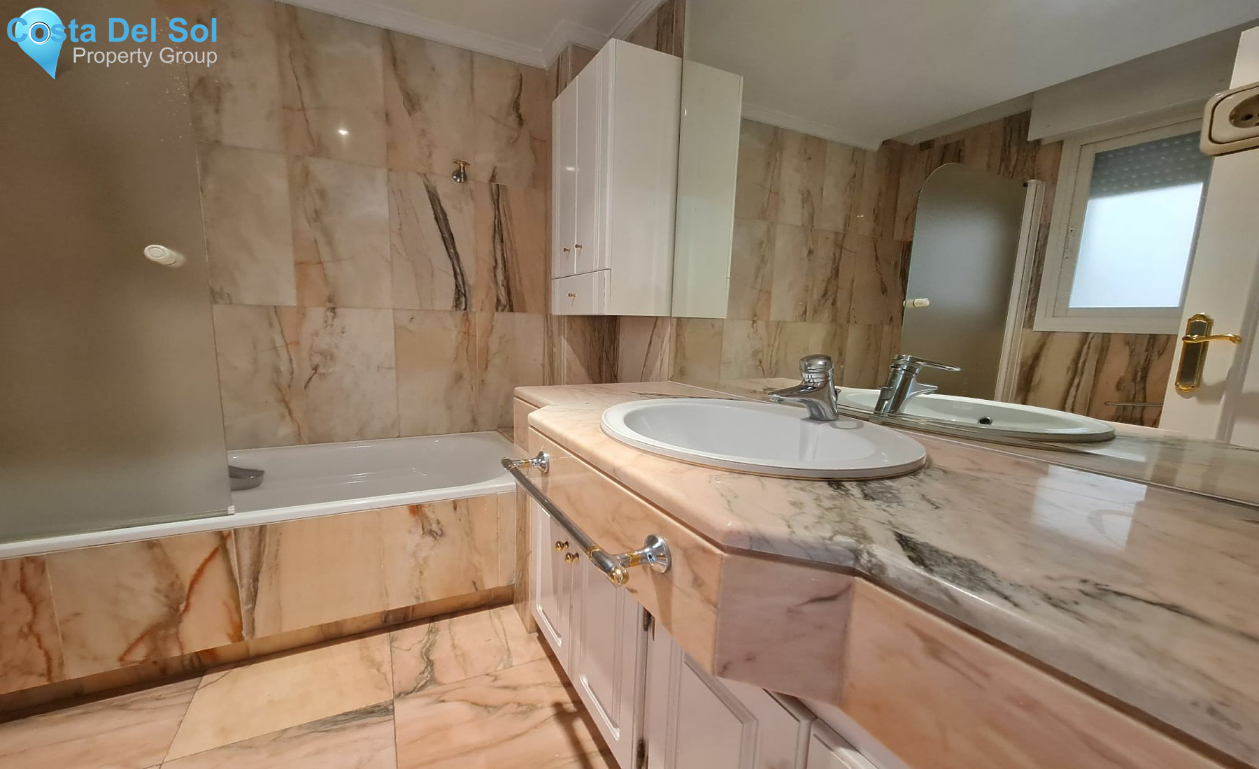 Middle Floor Apartment in Marbella-1180128