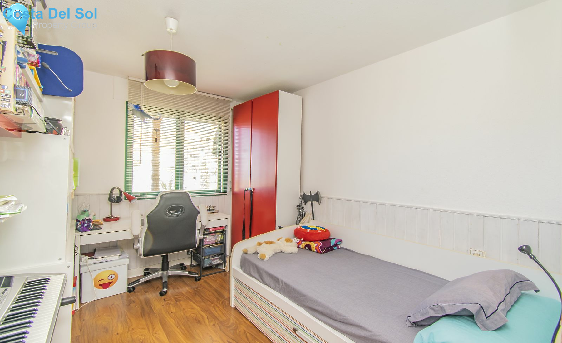 Middle Floor Apartment in Marbella-1202377