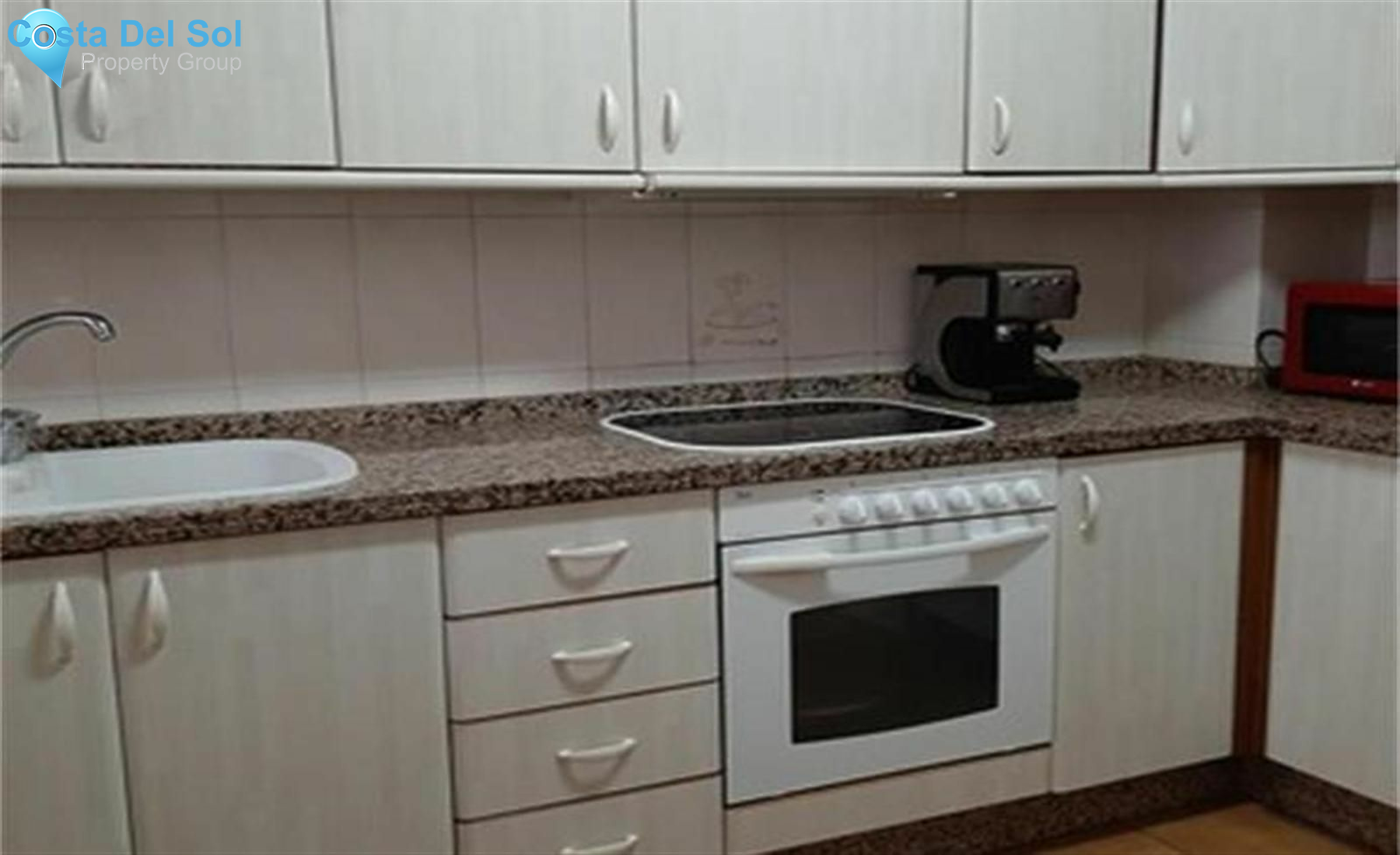Middle Floor Apartment in Marbella-1204850