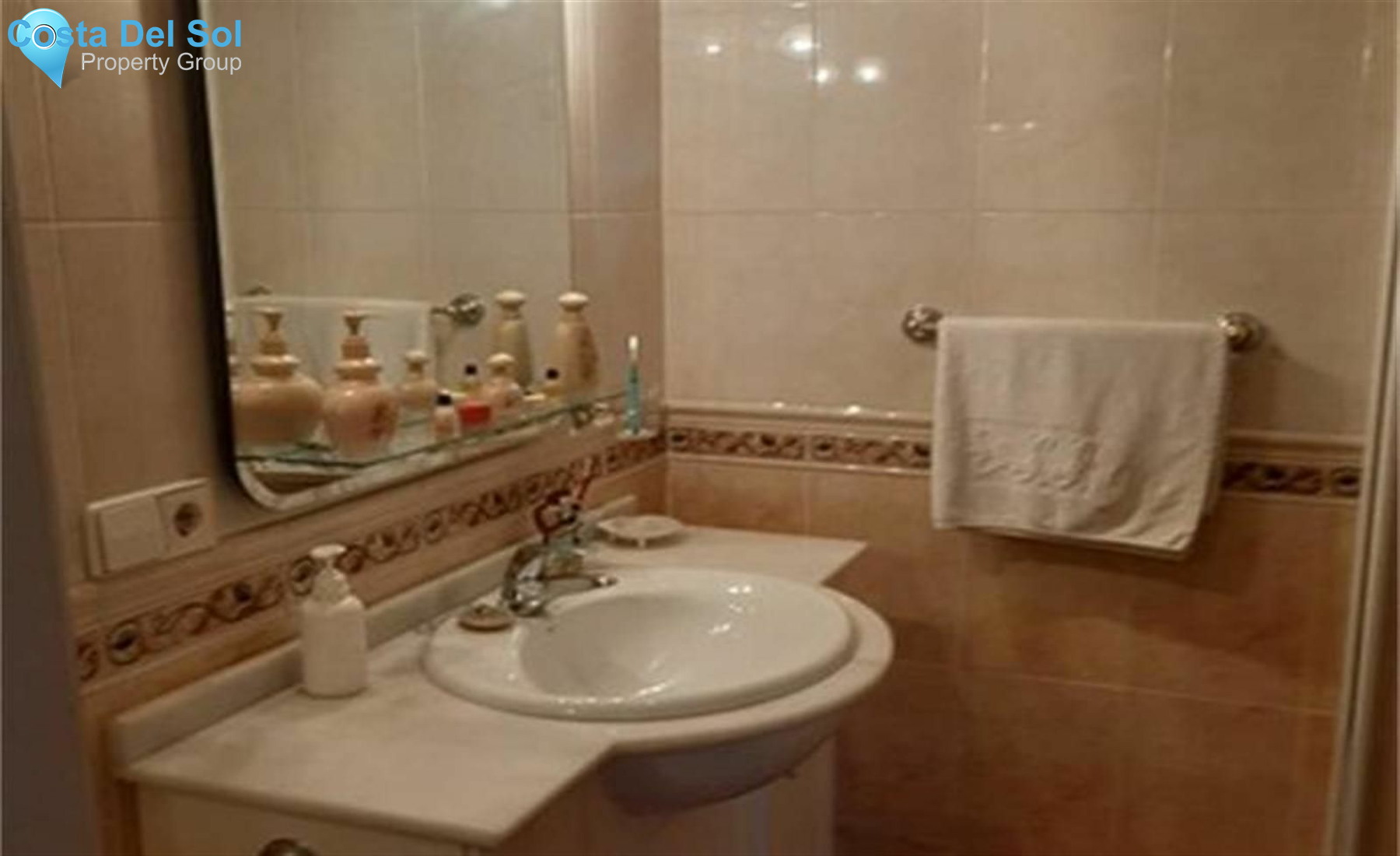 Middle Floor Apartment in Marbella-1204852
