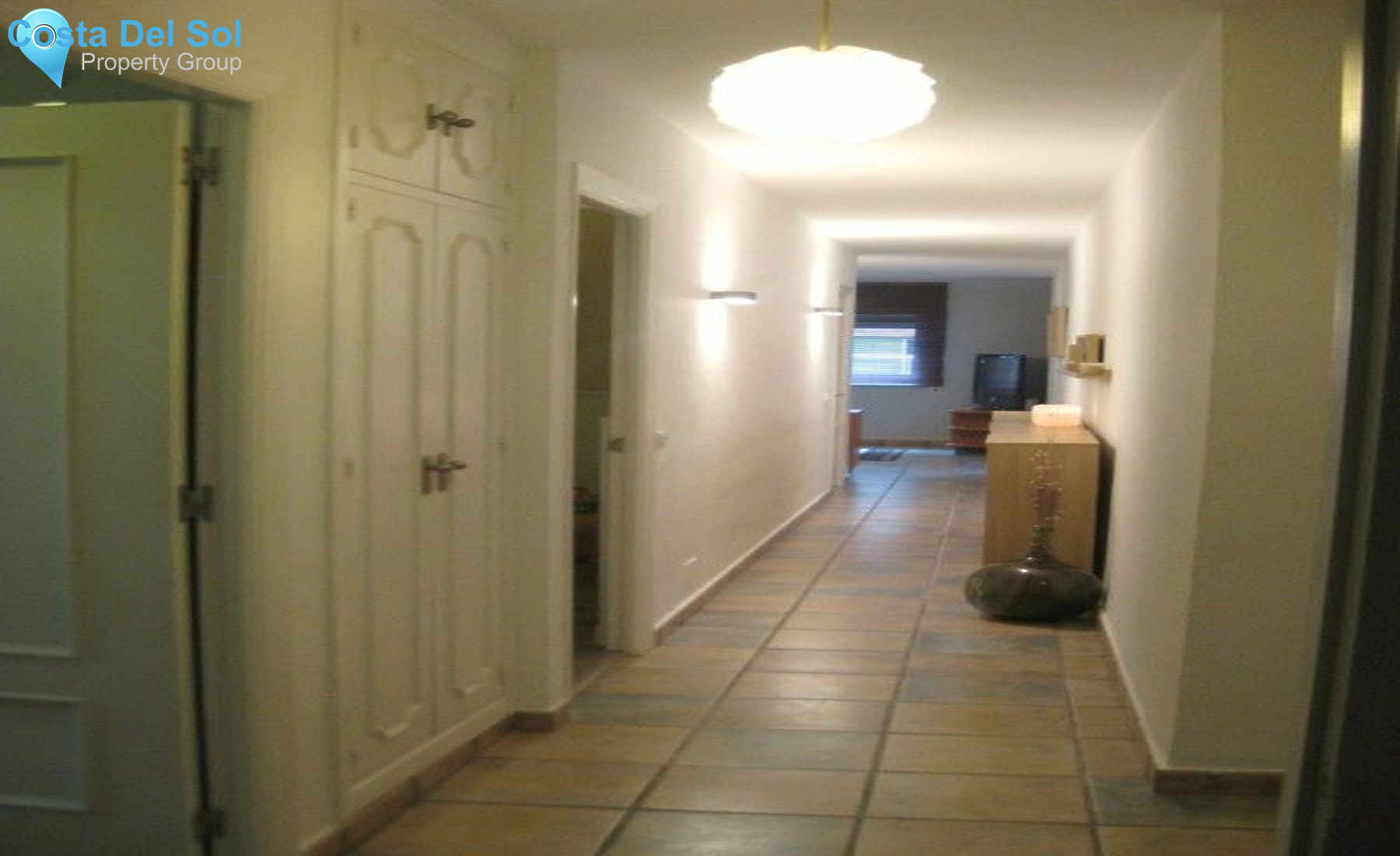Middle Floor Apartment in Marbella-1221069