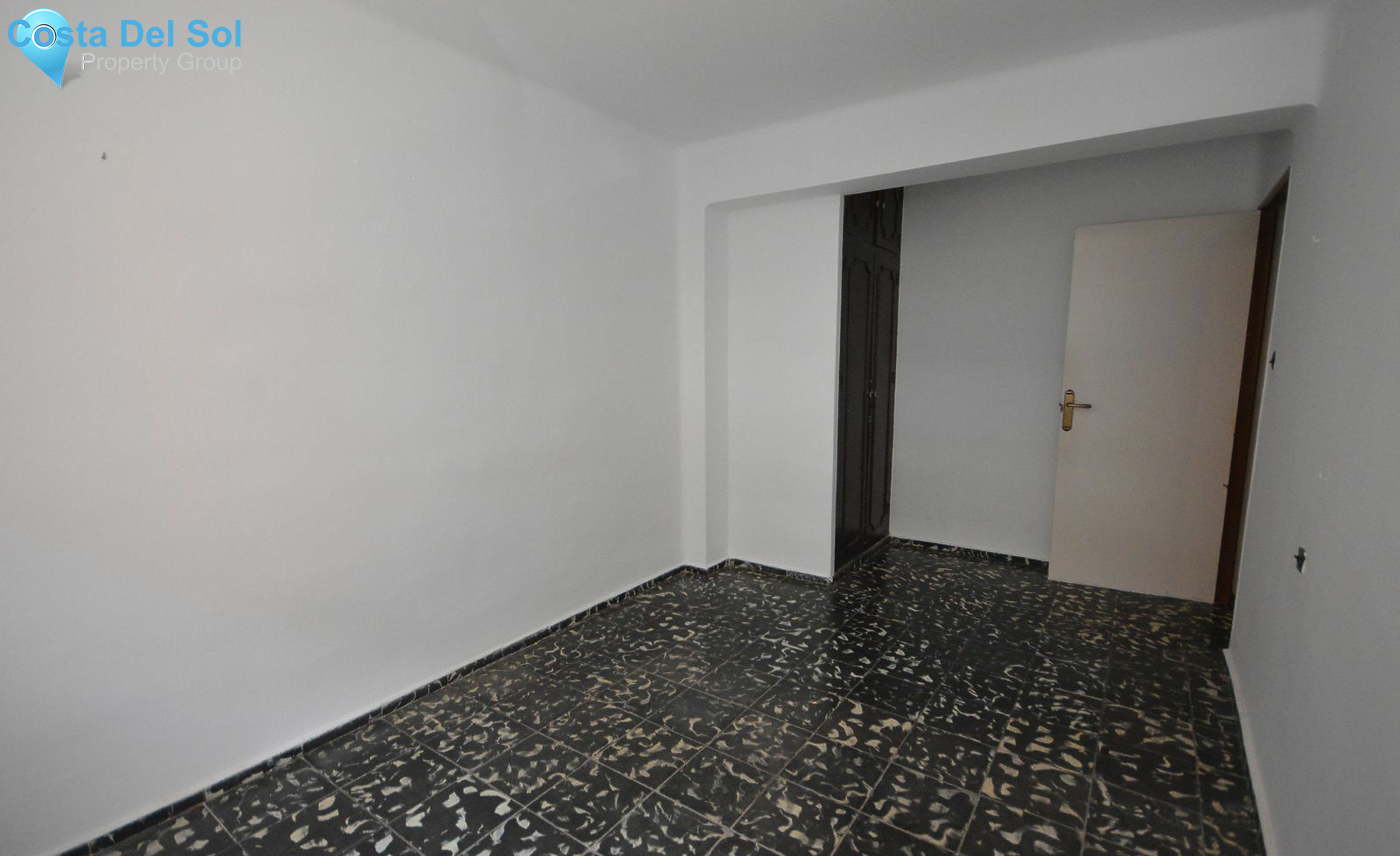 Middle Floor Apartment in Marbella-1387969