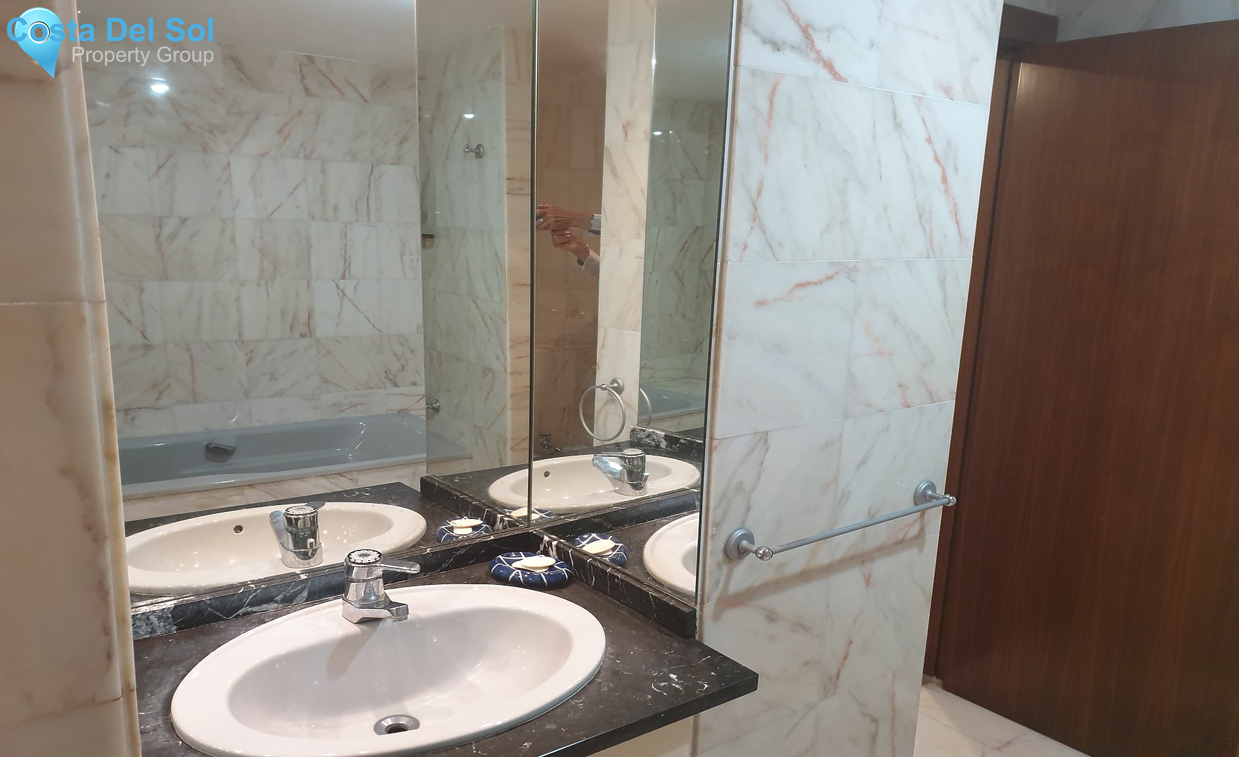 Middle Floor Apartment in Marbella-1395336