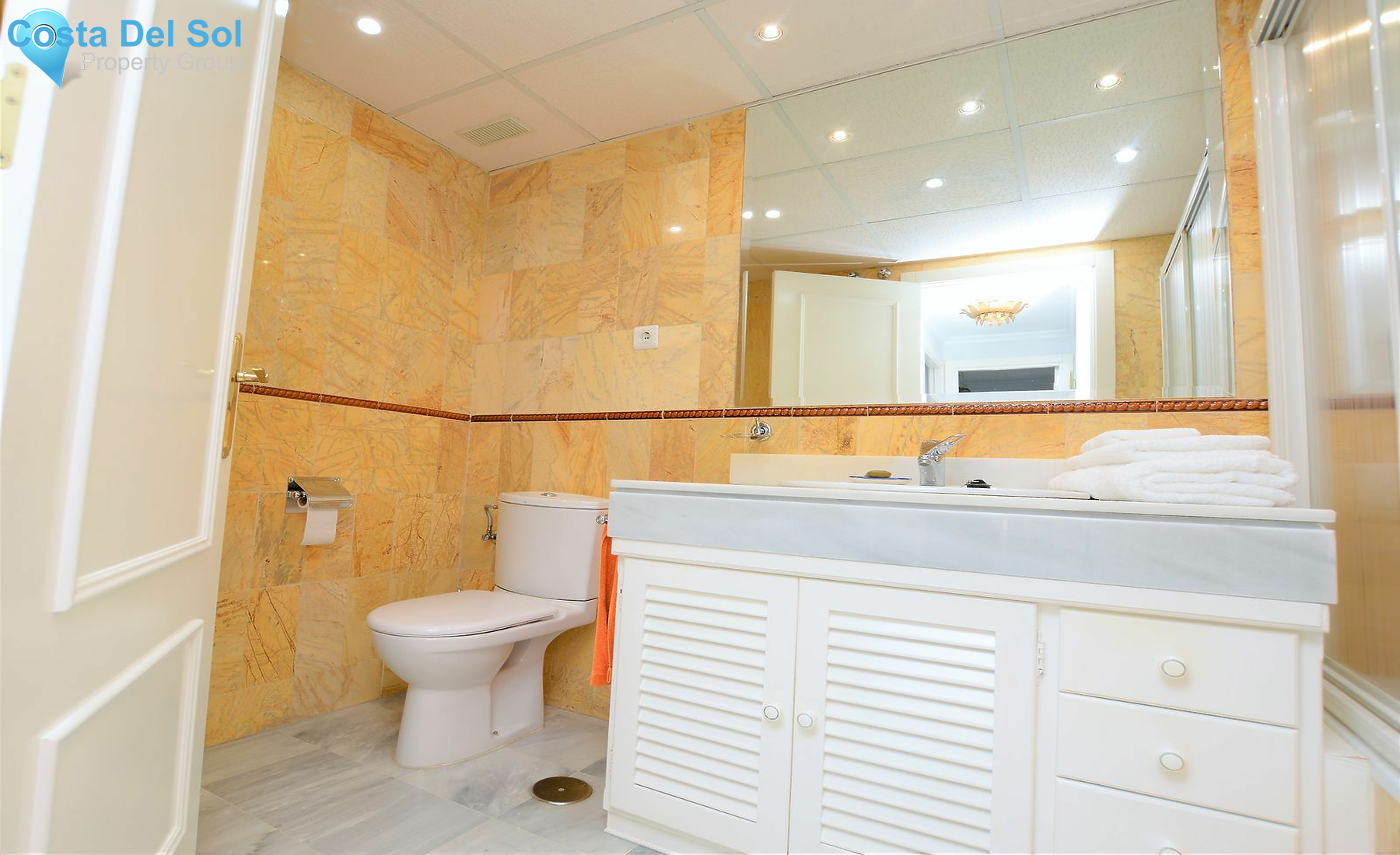 Middle Floor Apartment in Marbella-1420442